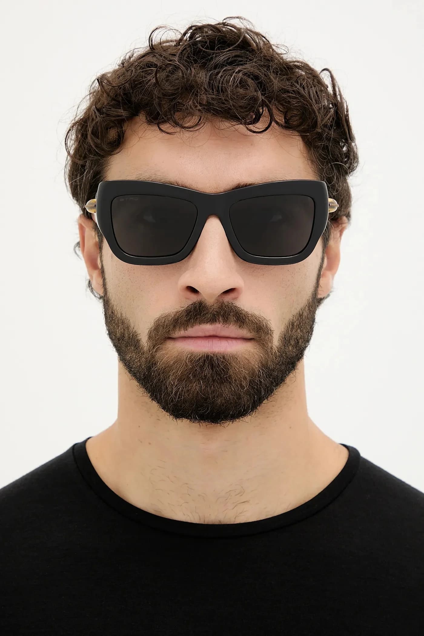 Солнцезащитные очки - фото 8