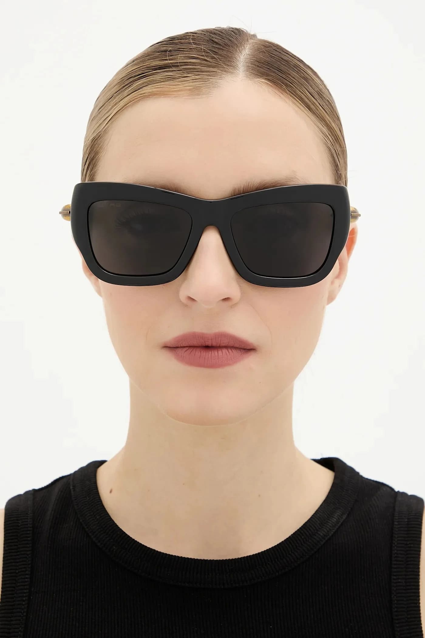 Солнцезащитные очки - фото 10