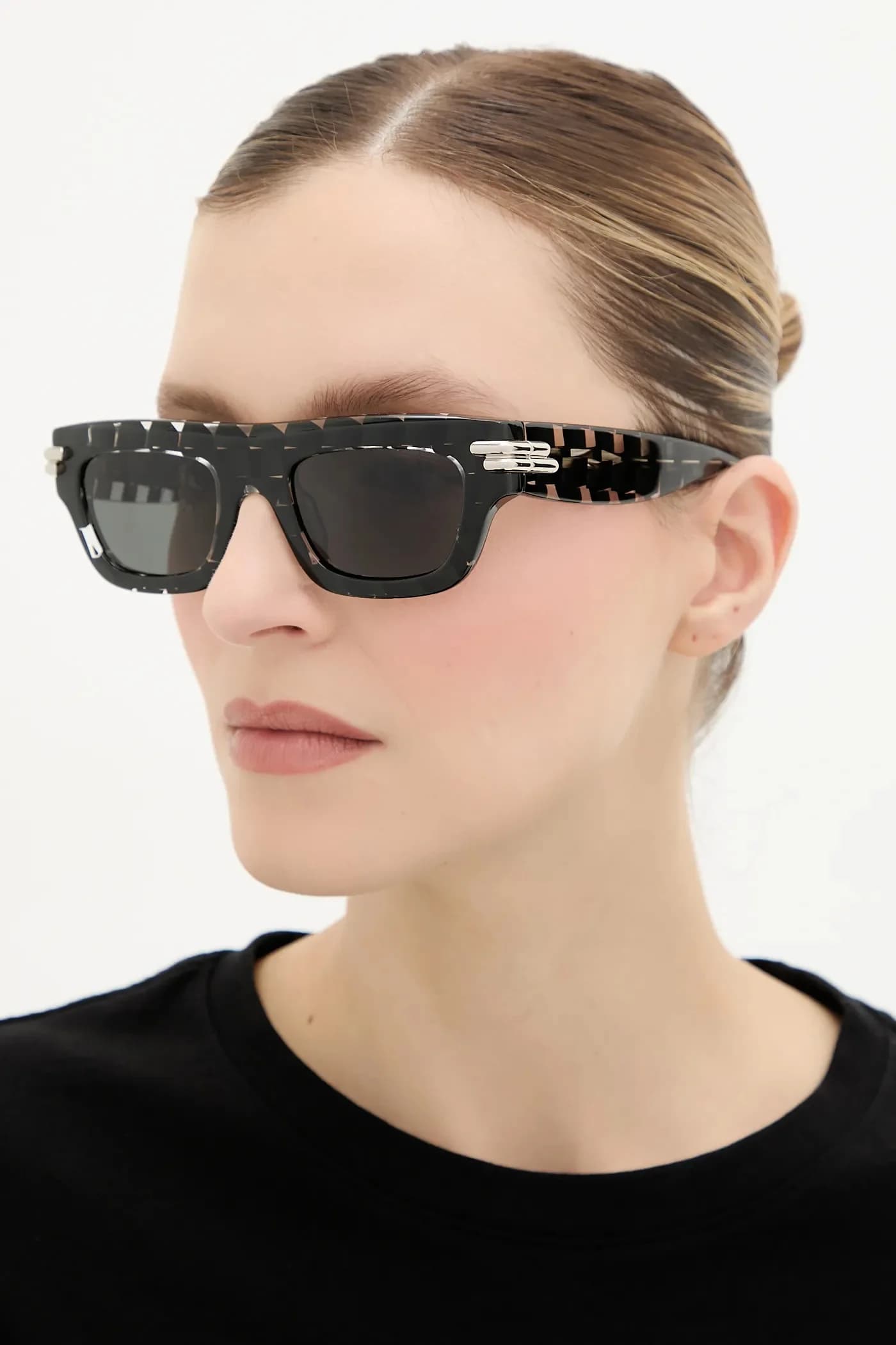 Солнцезащитные очки - фото 3