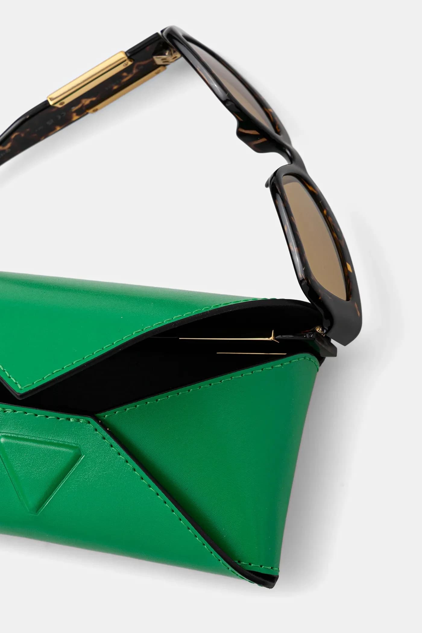 Солнцезащитные очки - фото 5