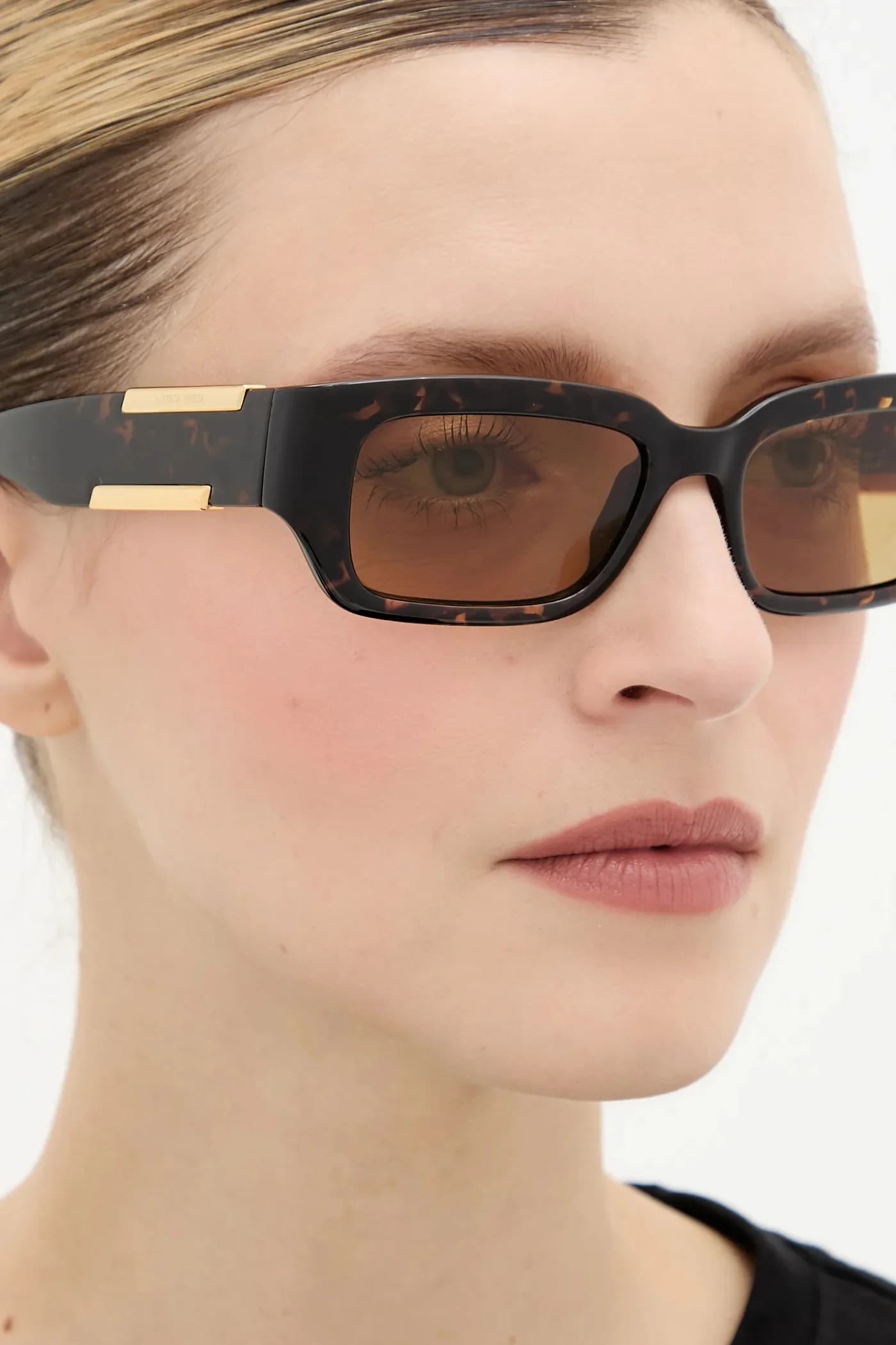 Солнцезащитные очки - фото 9