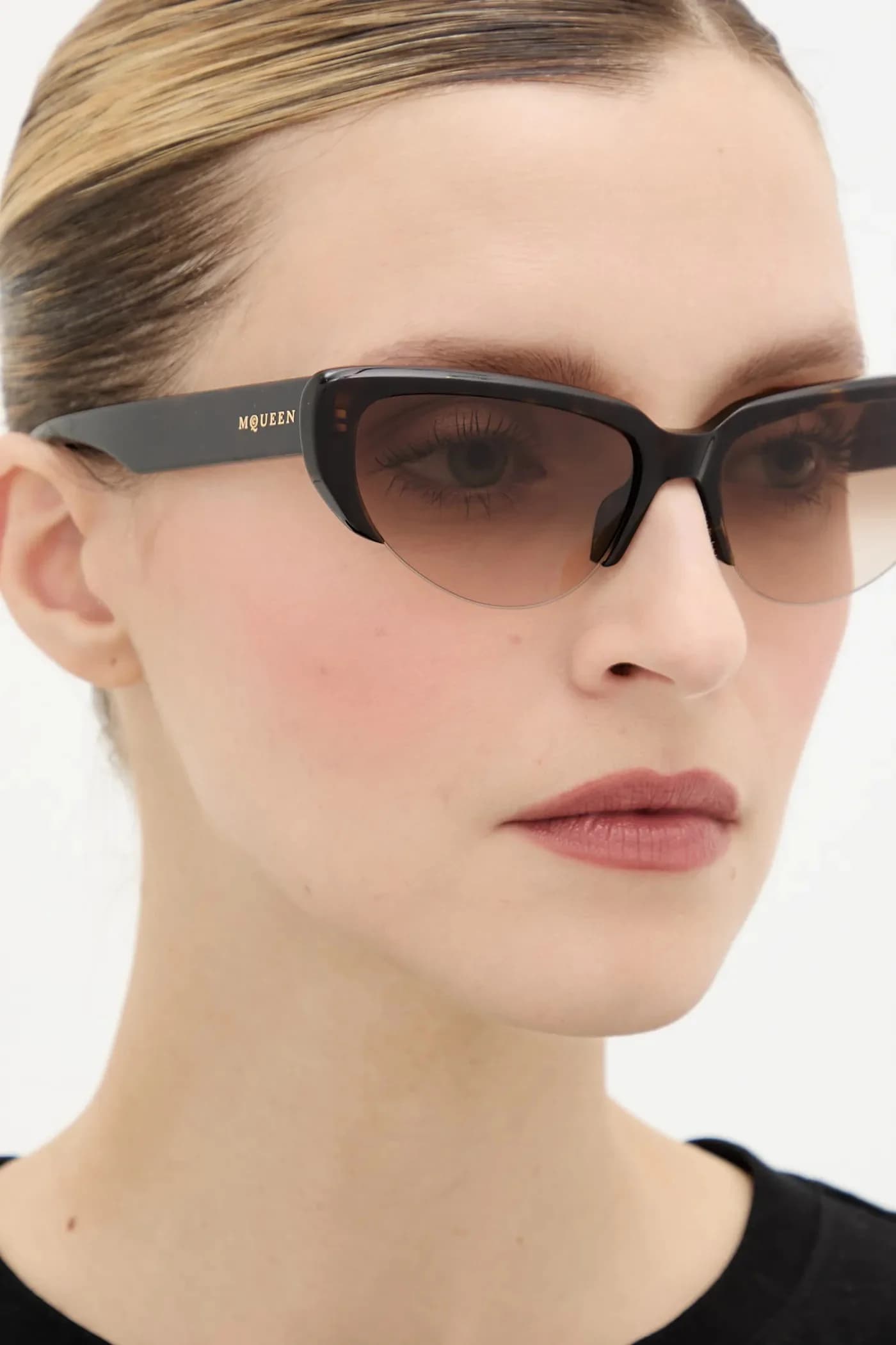 Солнцезащитные очки - фото 6