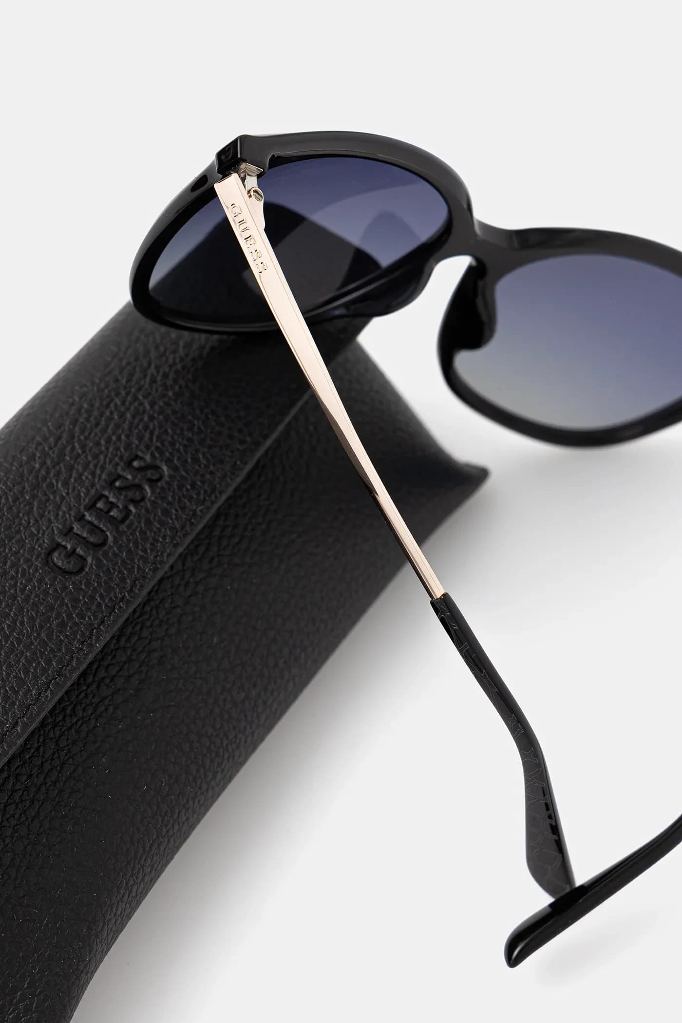 Солнцезащитные очки - фото 3