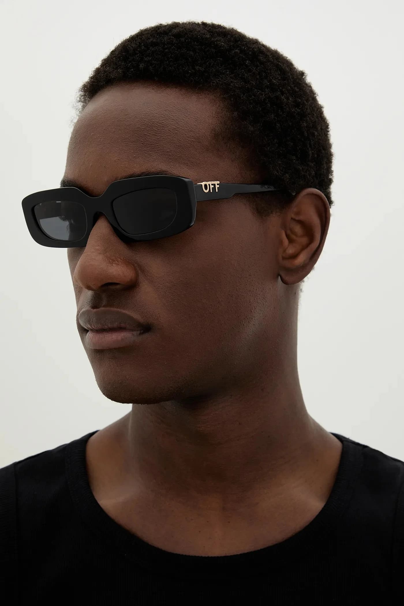 Солнцезащитные очки - фото 2