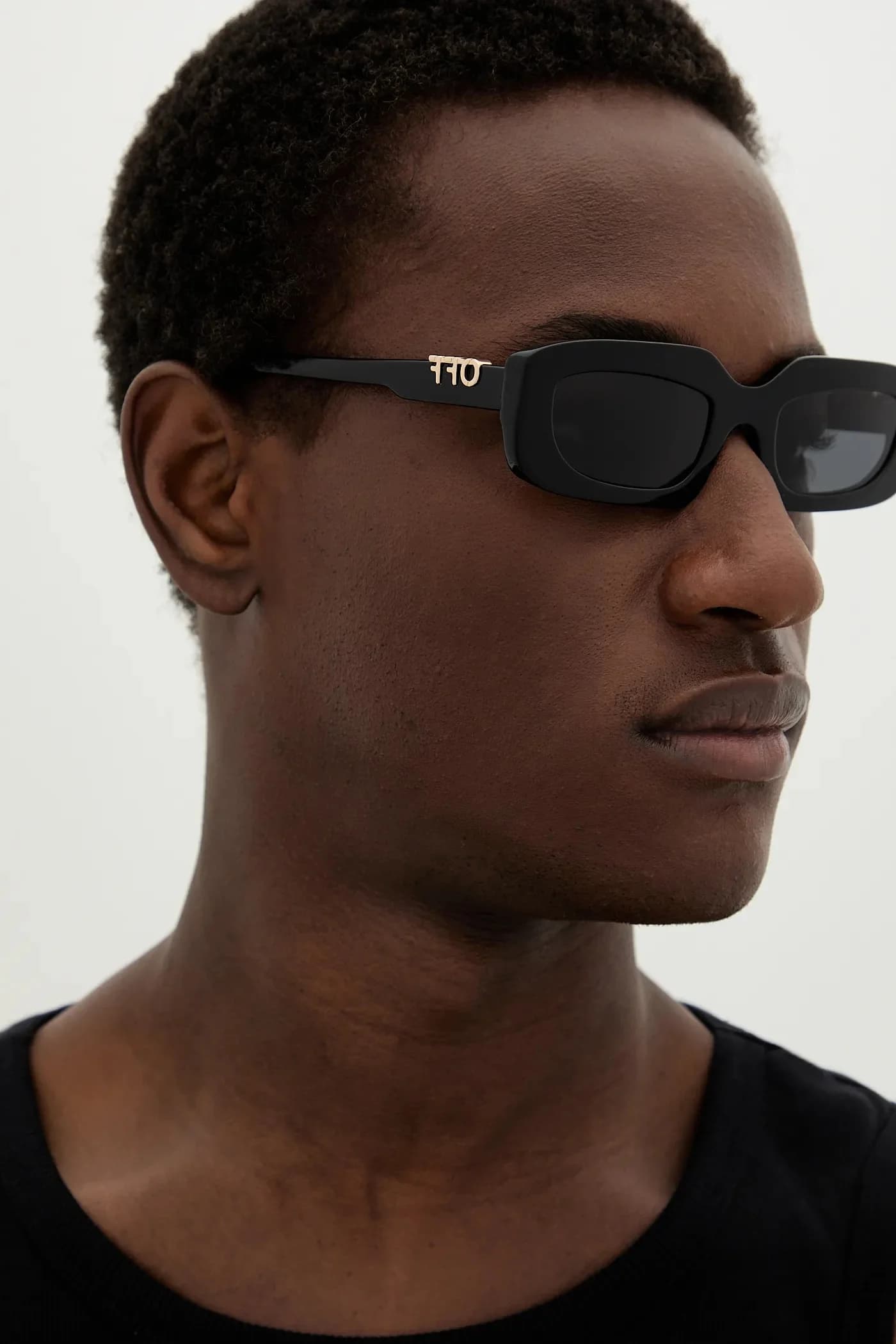 Солнцезащитные очки - фото 7