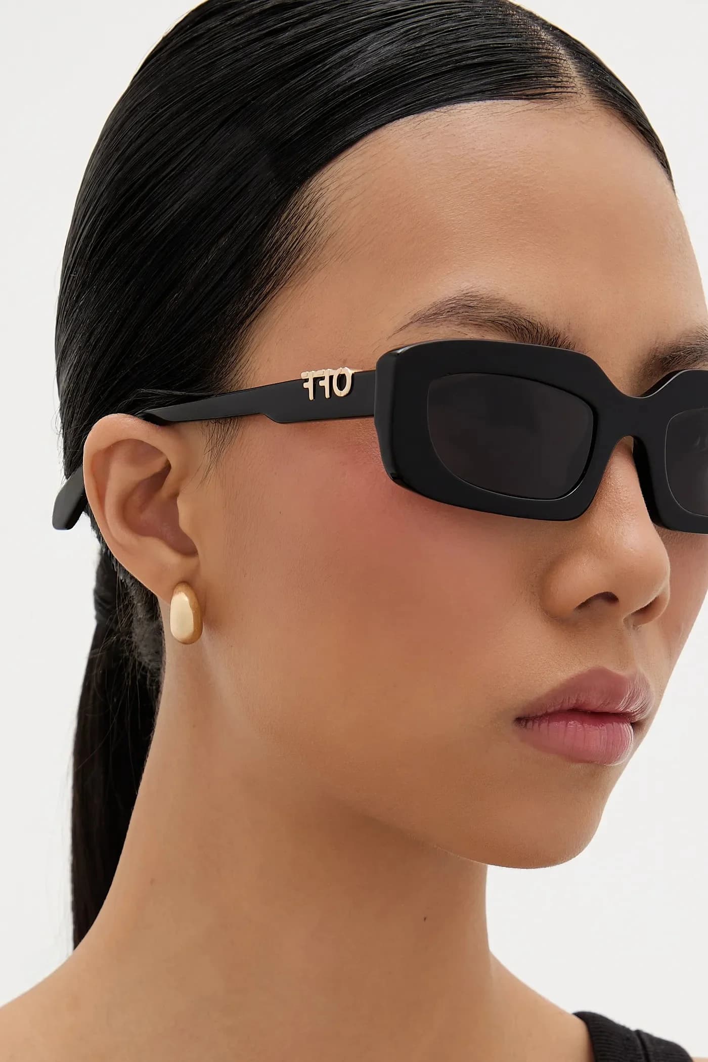 Солнцезащитные очки - фото 9