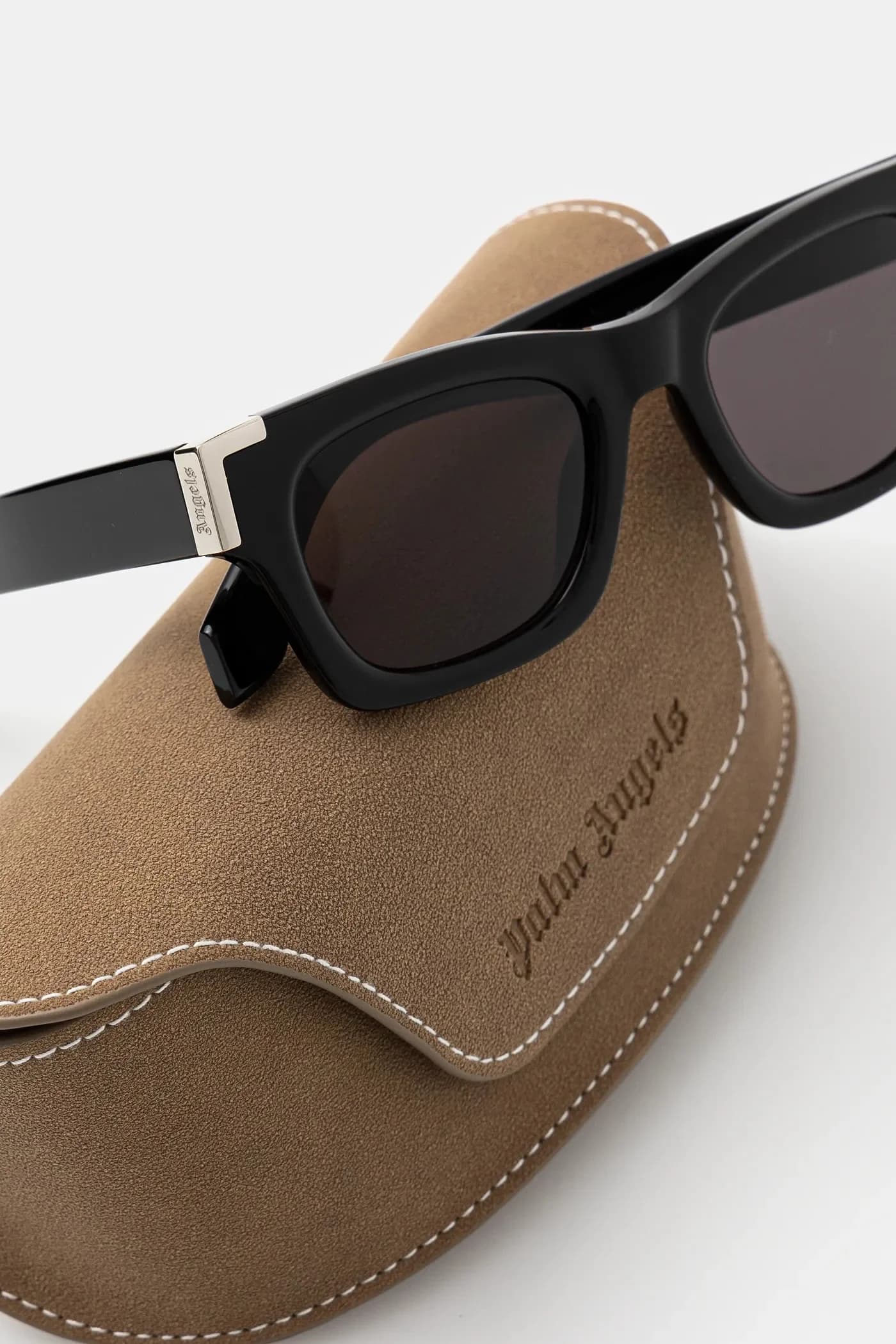 Солнцезащитные очки - фото 3