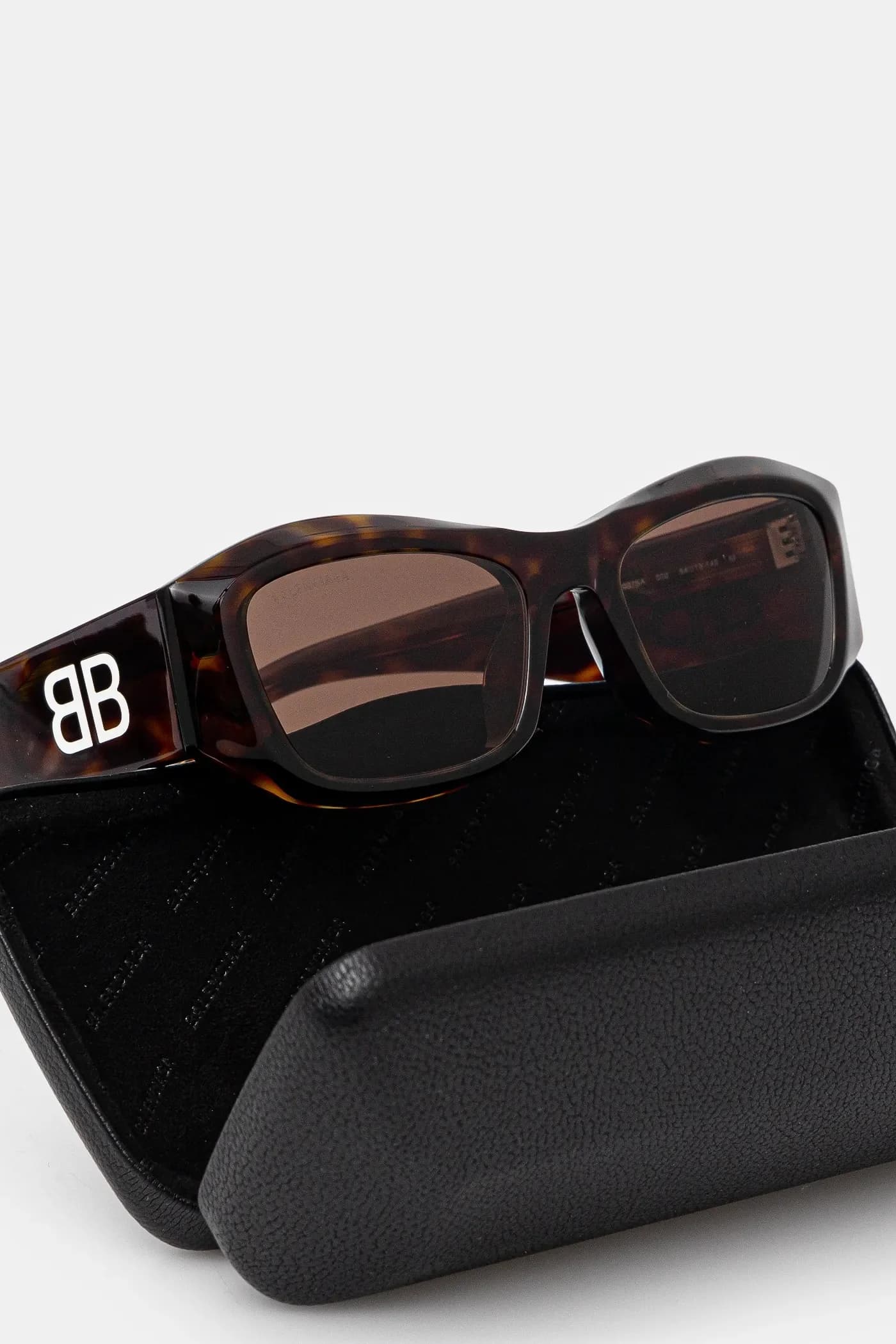 Солнцезащитные очки - фото 3