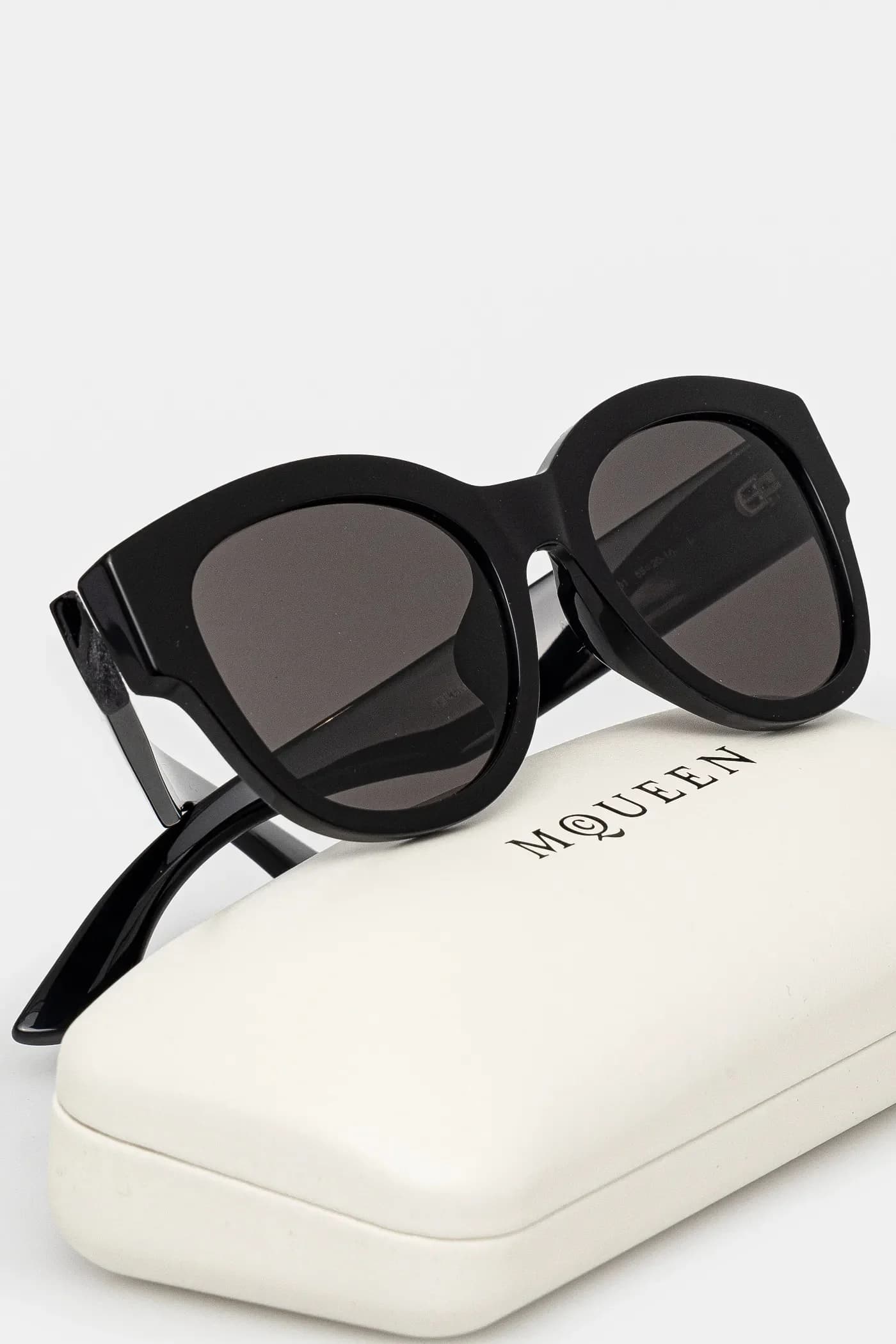 Солнцезащитные очки - фото 3