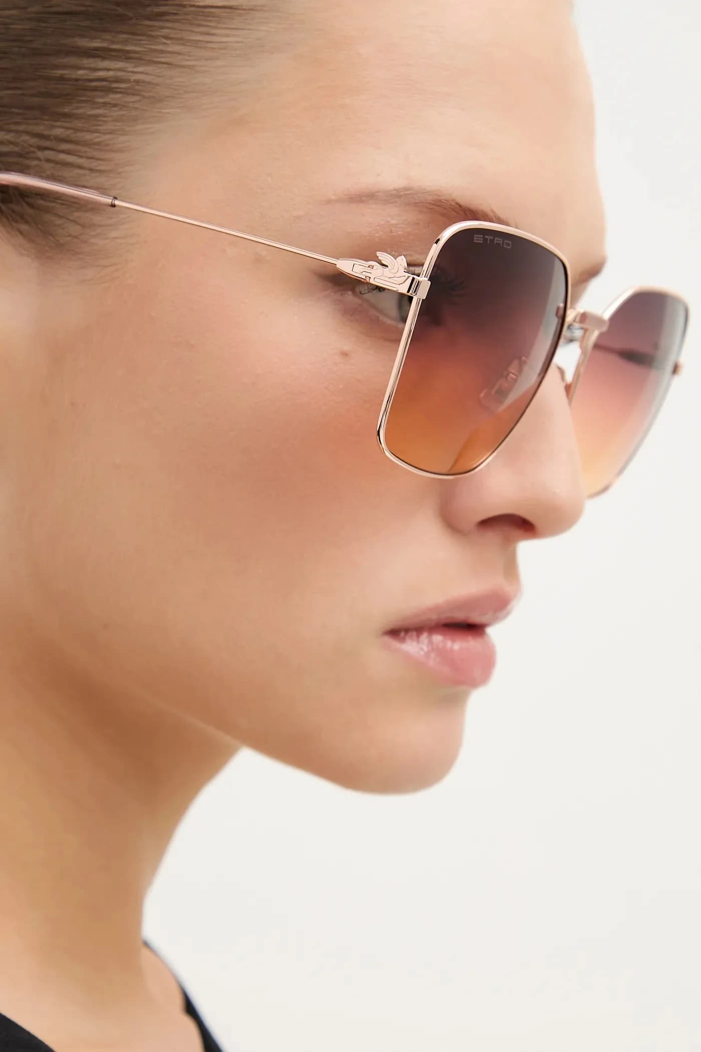 Солнцезащитные очки - фото 6