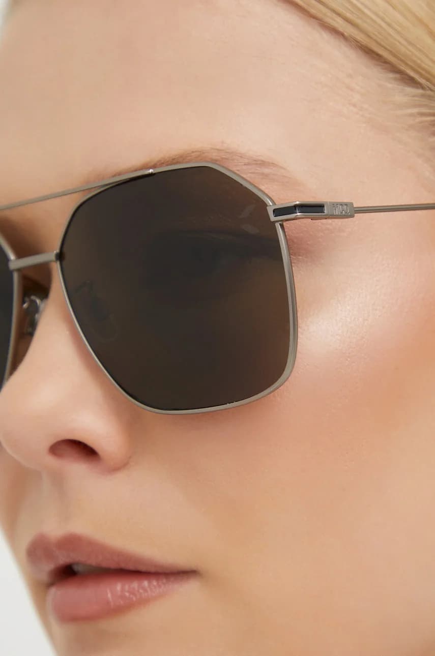 Солнцезащитные очки - фото 7