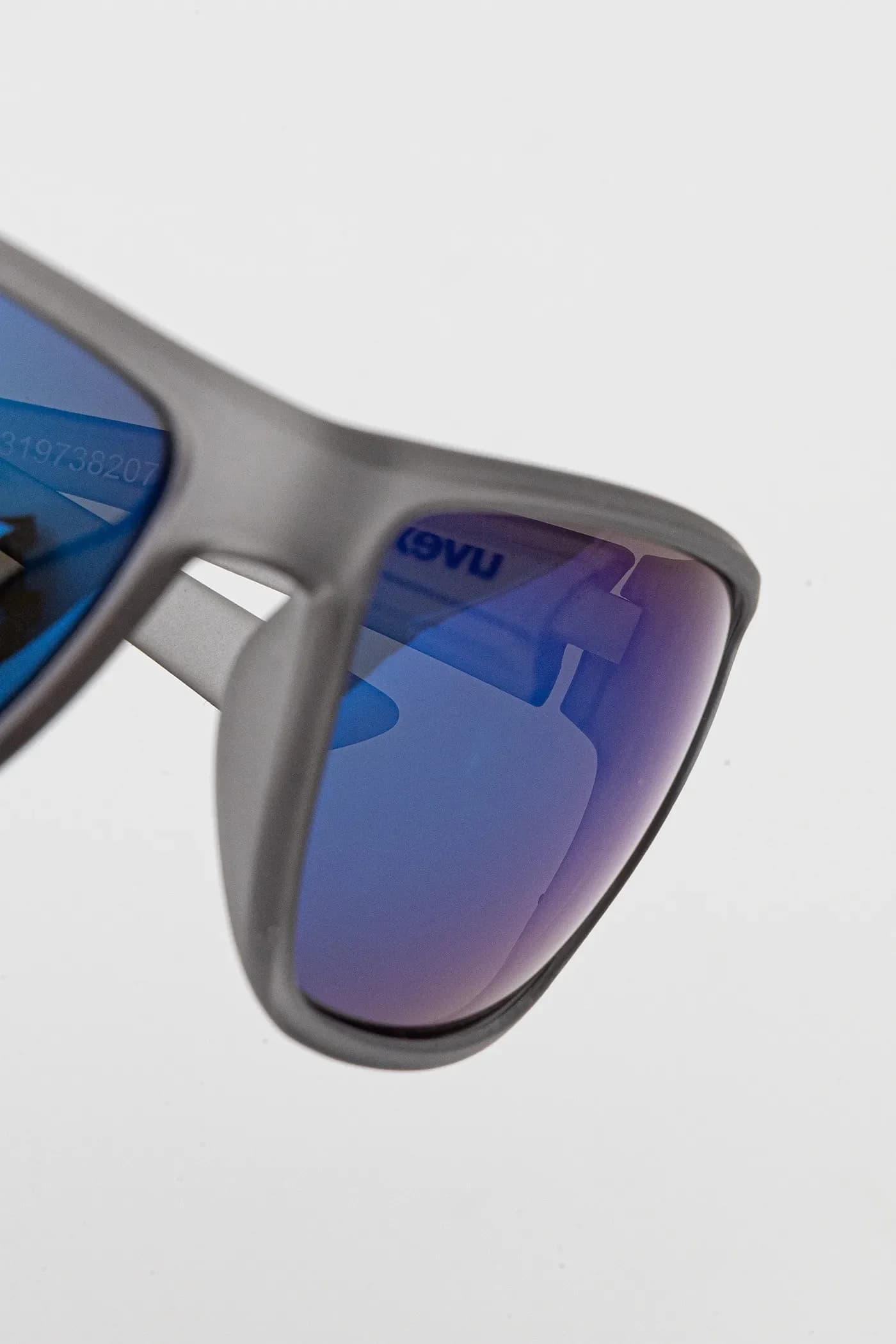 Солнцезащитные очки - фото 3