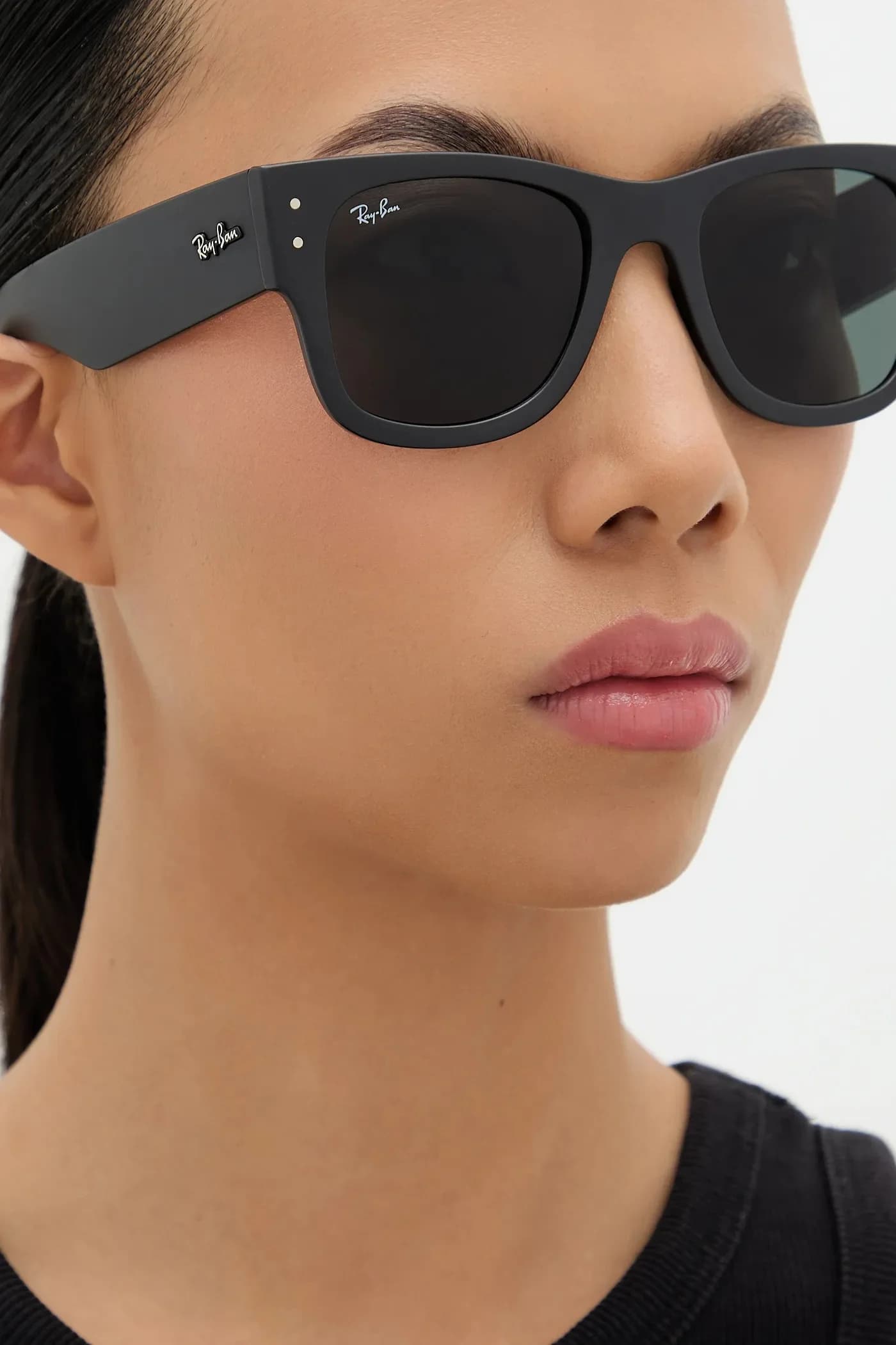 Солнцезащитные очки - фото 12