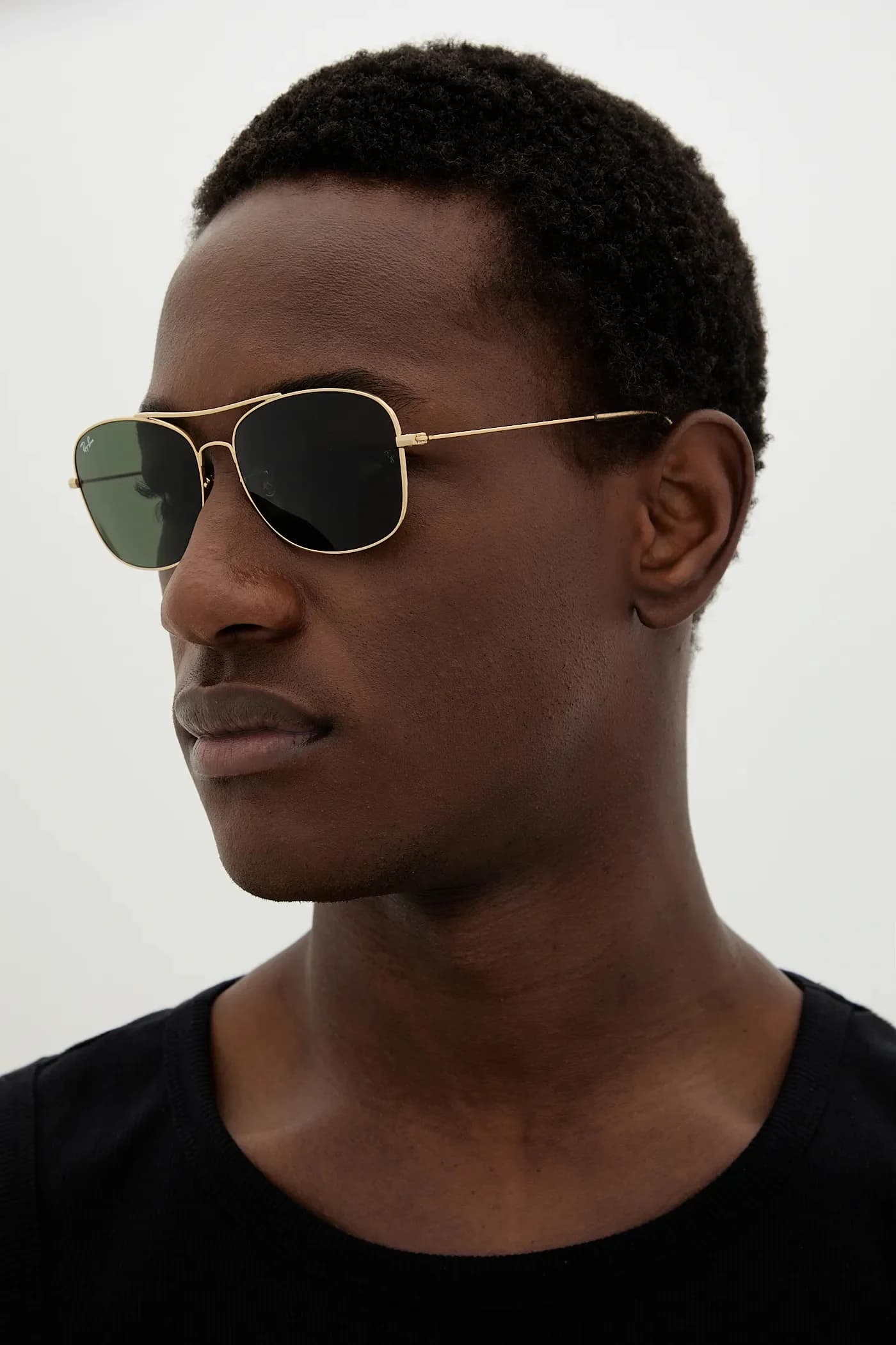 Солнцезащитные очки - фото 2