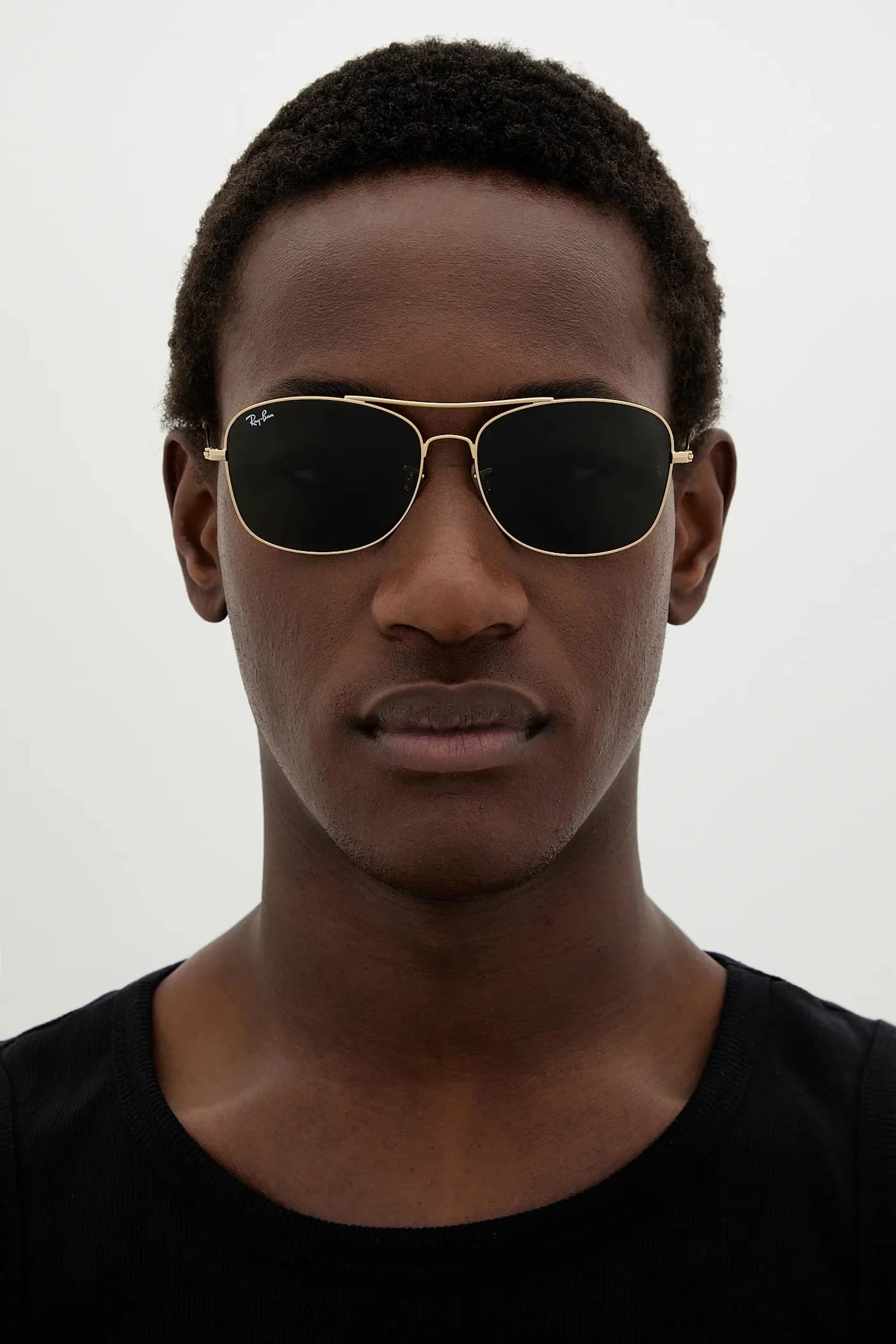 Солнцезащитные очки - фото 11