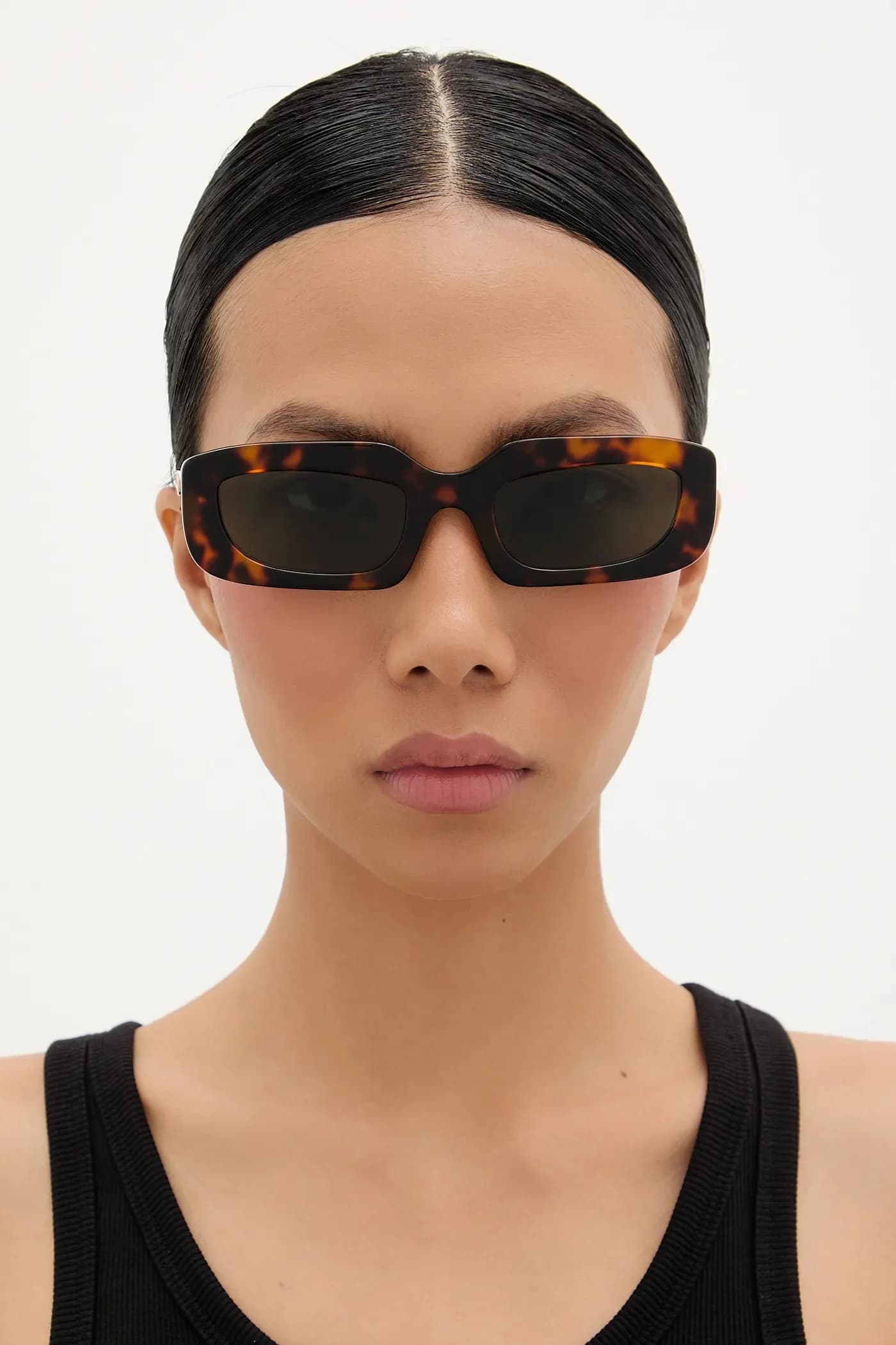 Солнцезащитные очки - фото 8