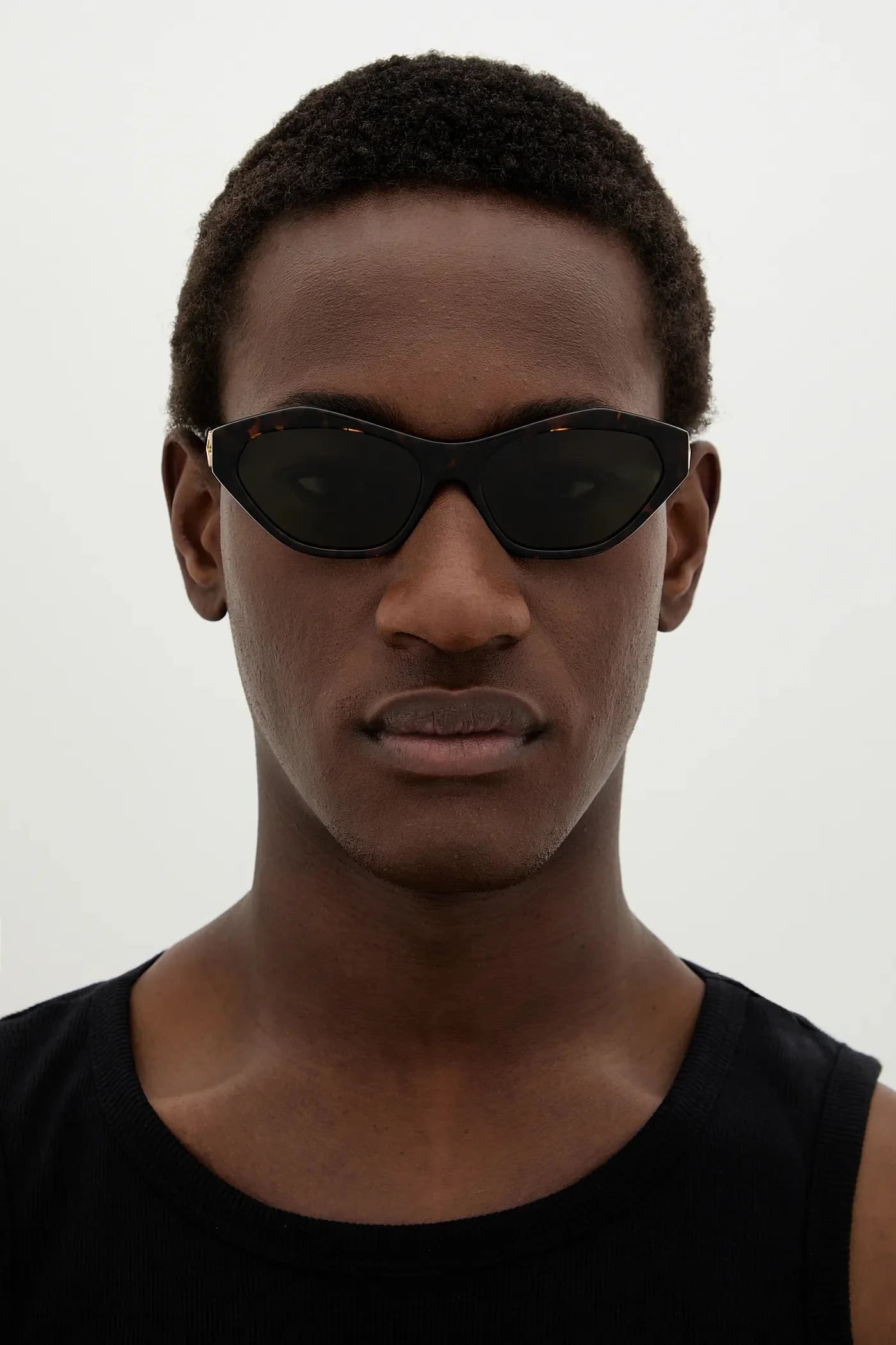 Солнцезащитные очки - фото 6