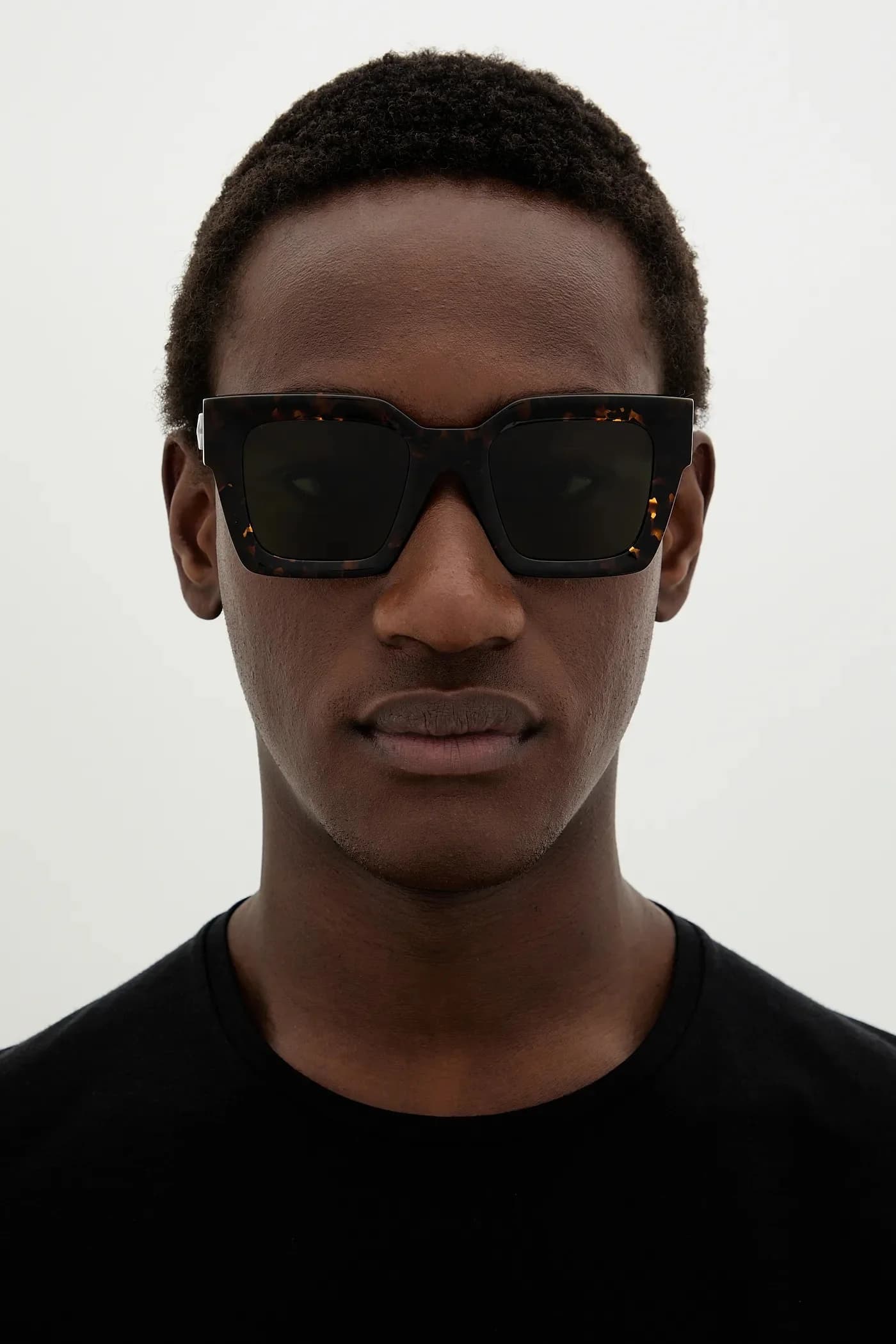 Солнцезащитные очки - фото 6