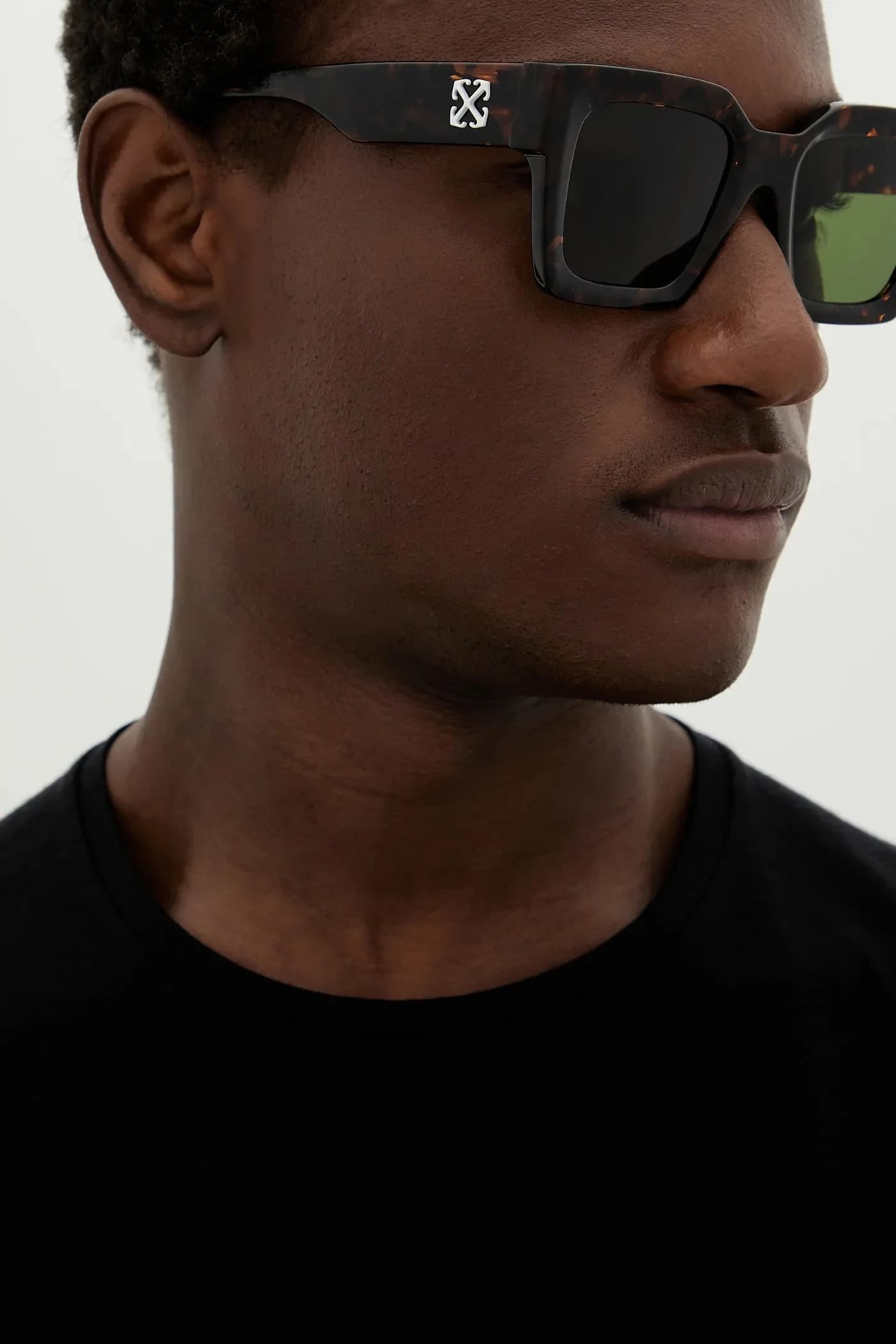 Солнцезащитные очки - фото 7