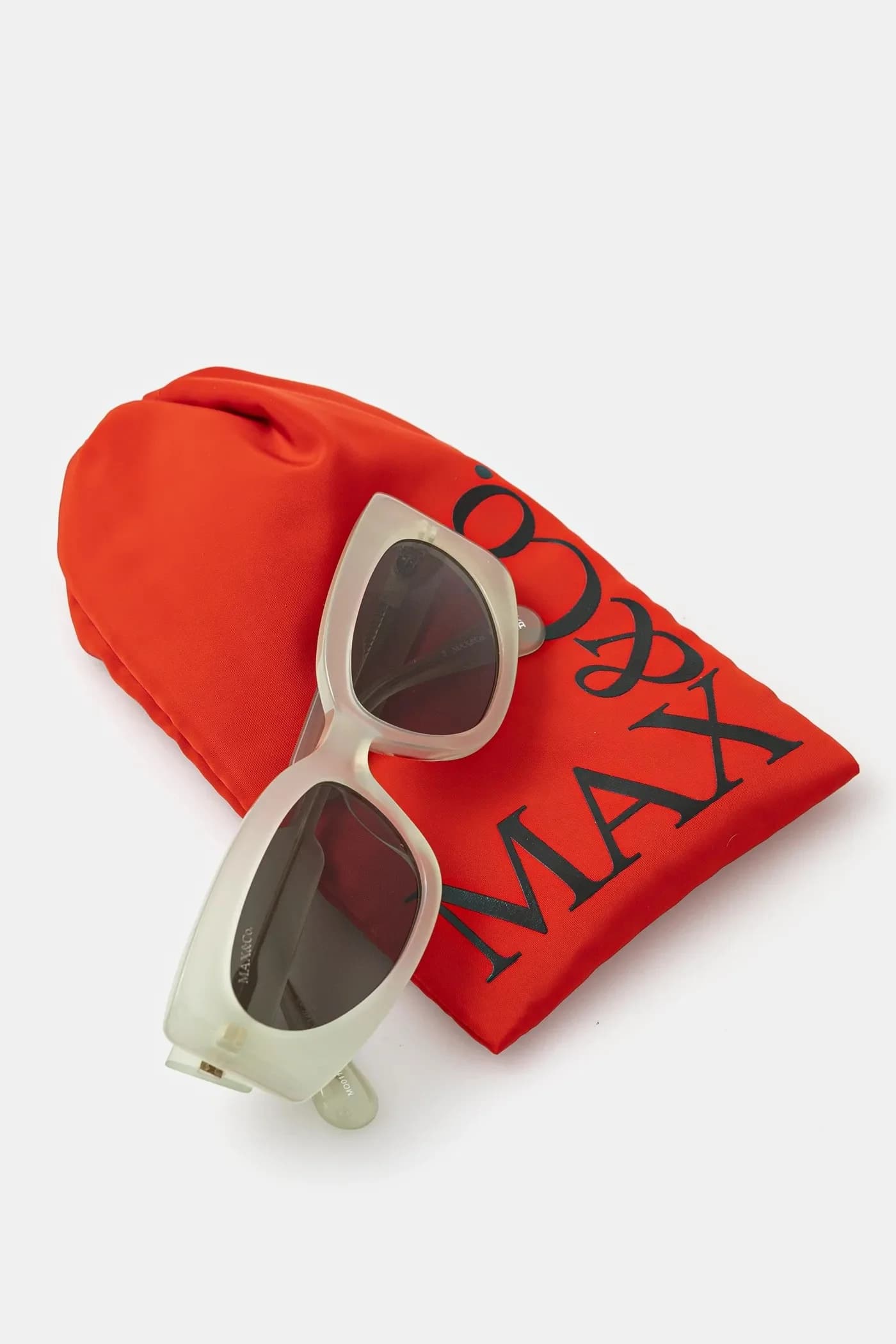 Солнцезащитные очки - фото 3