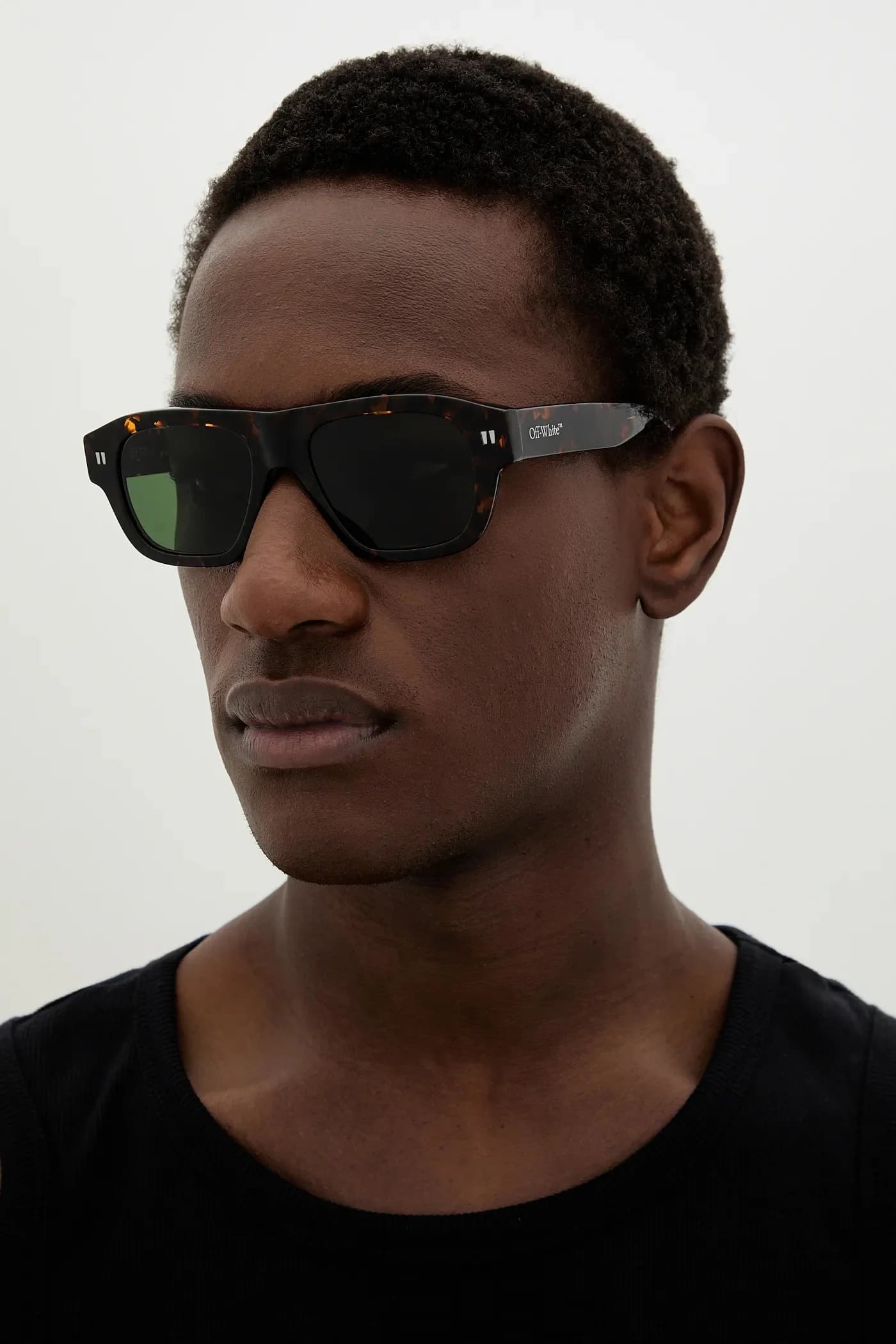 Солнцезащитные очки - фото 2