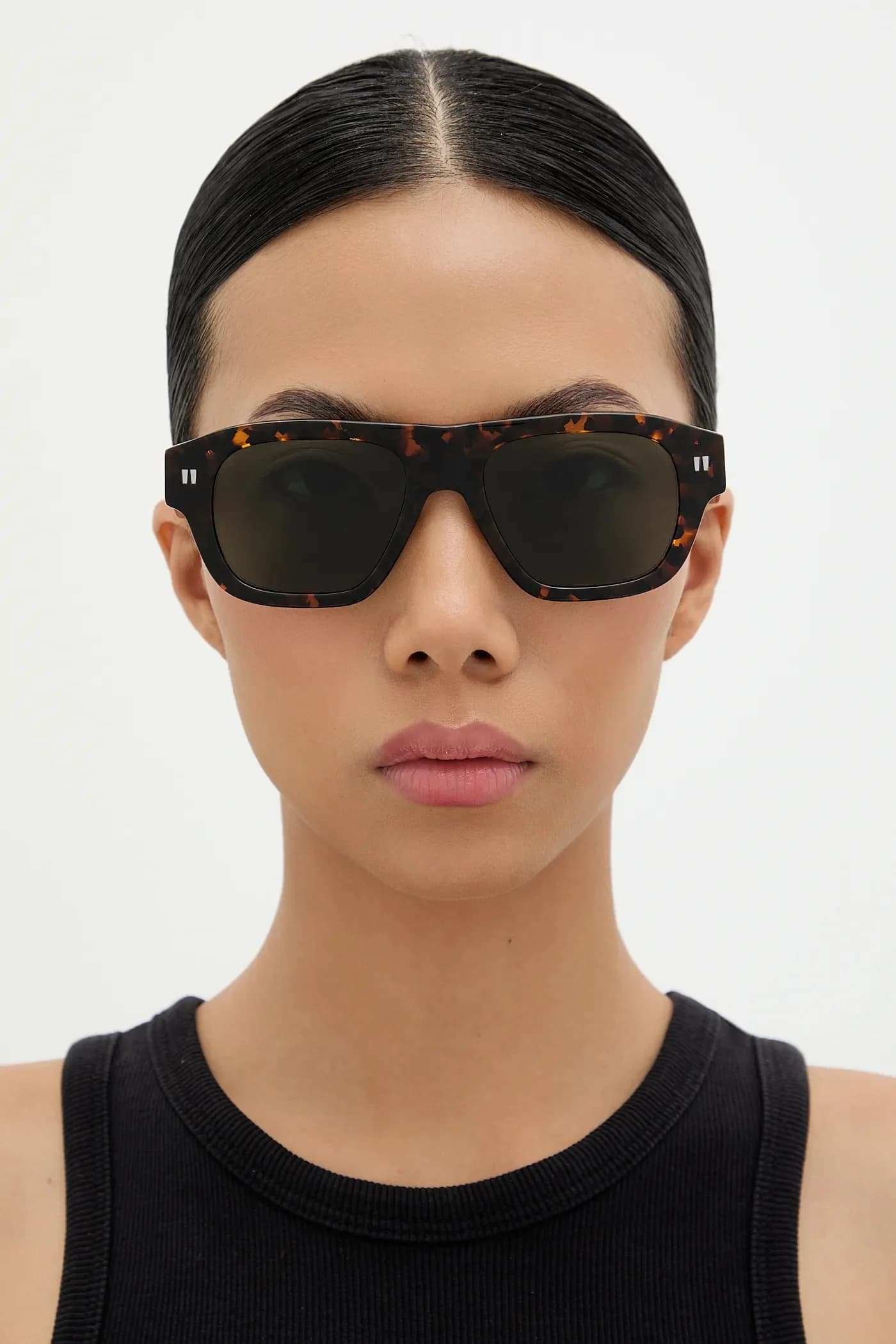 Солнцезащитные очки - фото 9