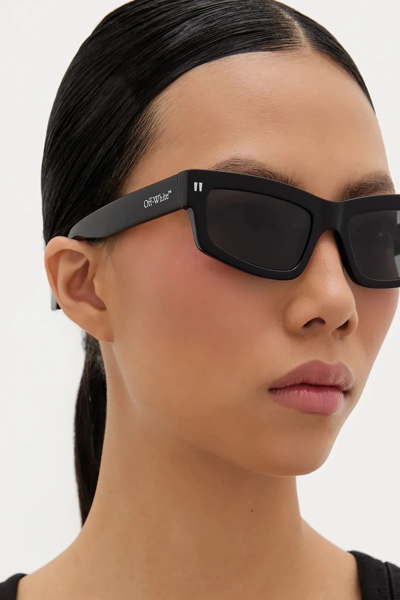 Солнцезащитные очки - фото 11