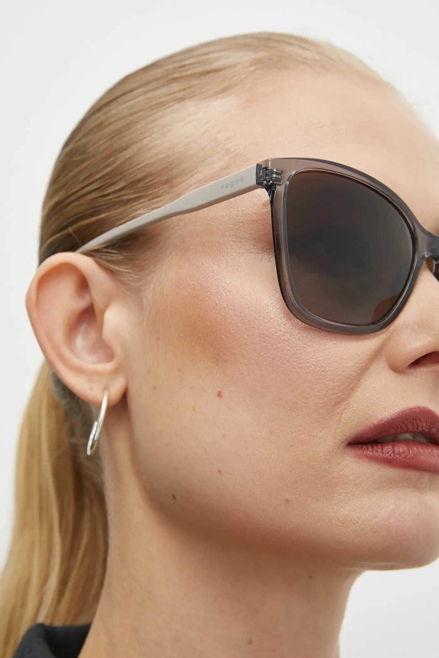 Солнцезащитные очки - фото 9