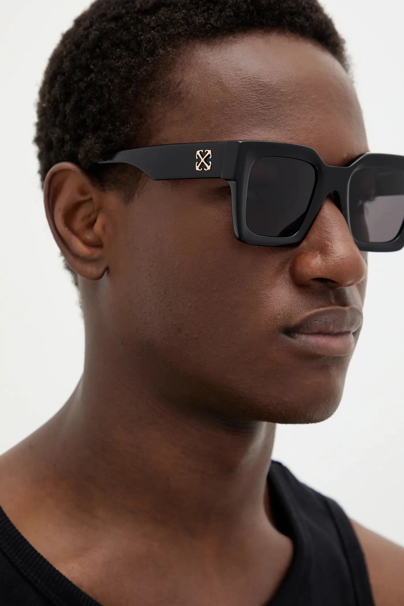 Солнцезащитные очки - фото 6