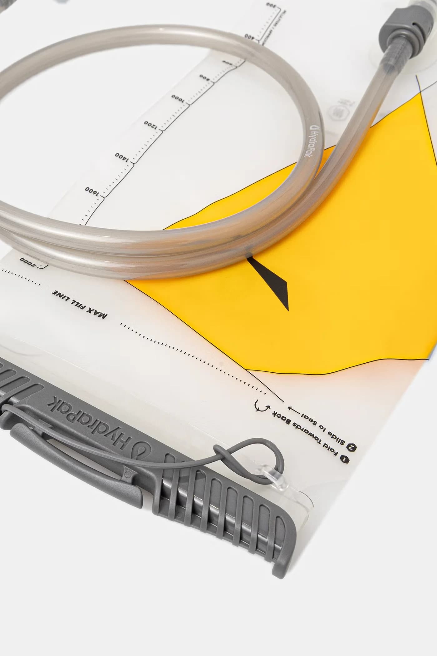 2-литровая бутылка с водой - фото 2