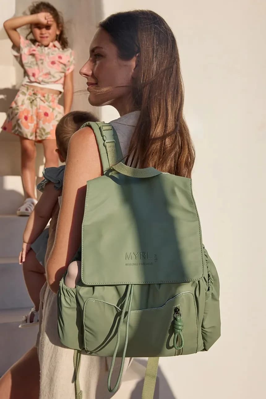 Рюкзачок с пеленальным столиком