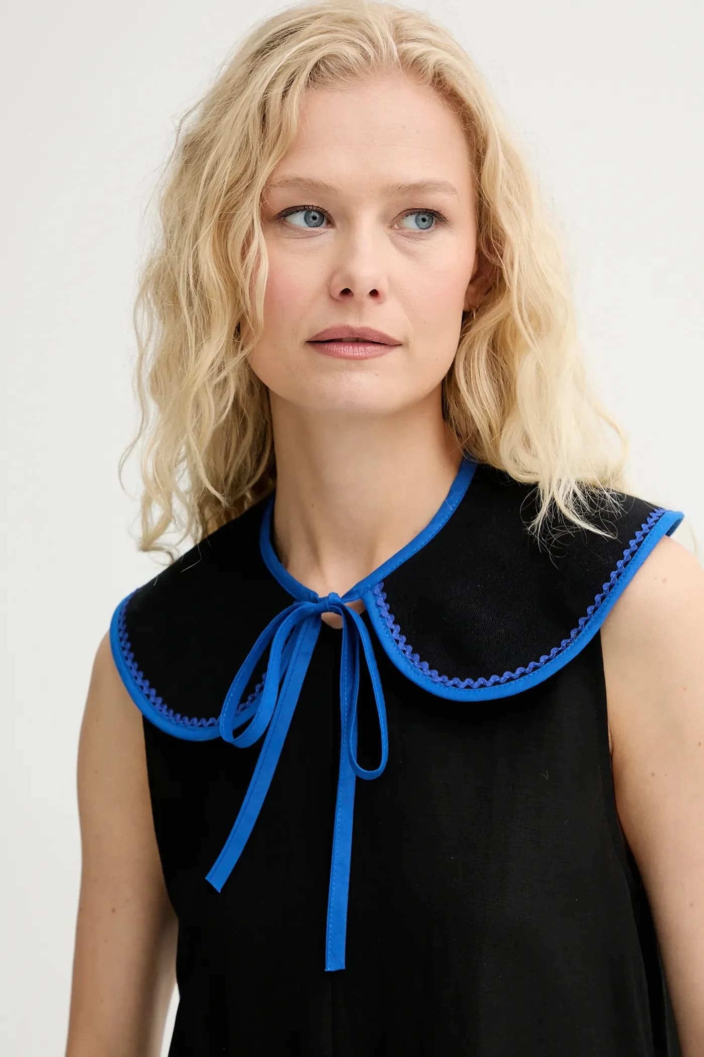 Декоративный воротник из креативного переработанного денима. - фото 3