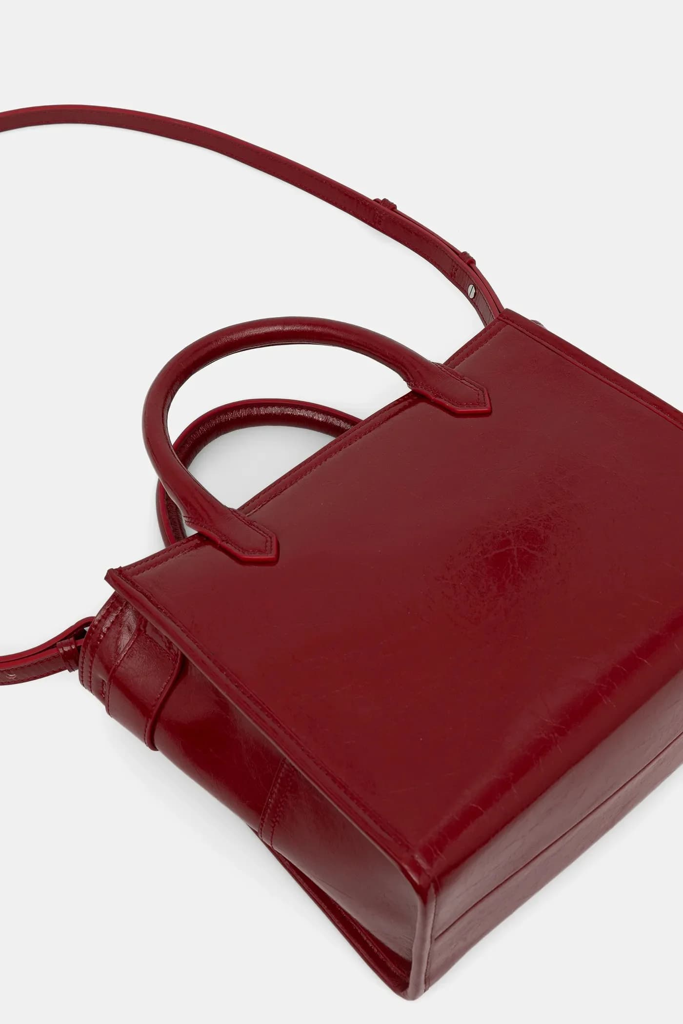 Сумка ANGEL TOTE XS WRINKLED из лакированной кожи - фото 3