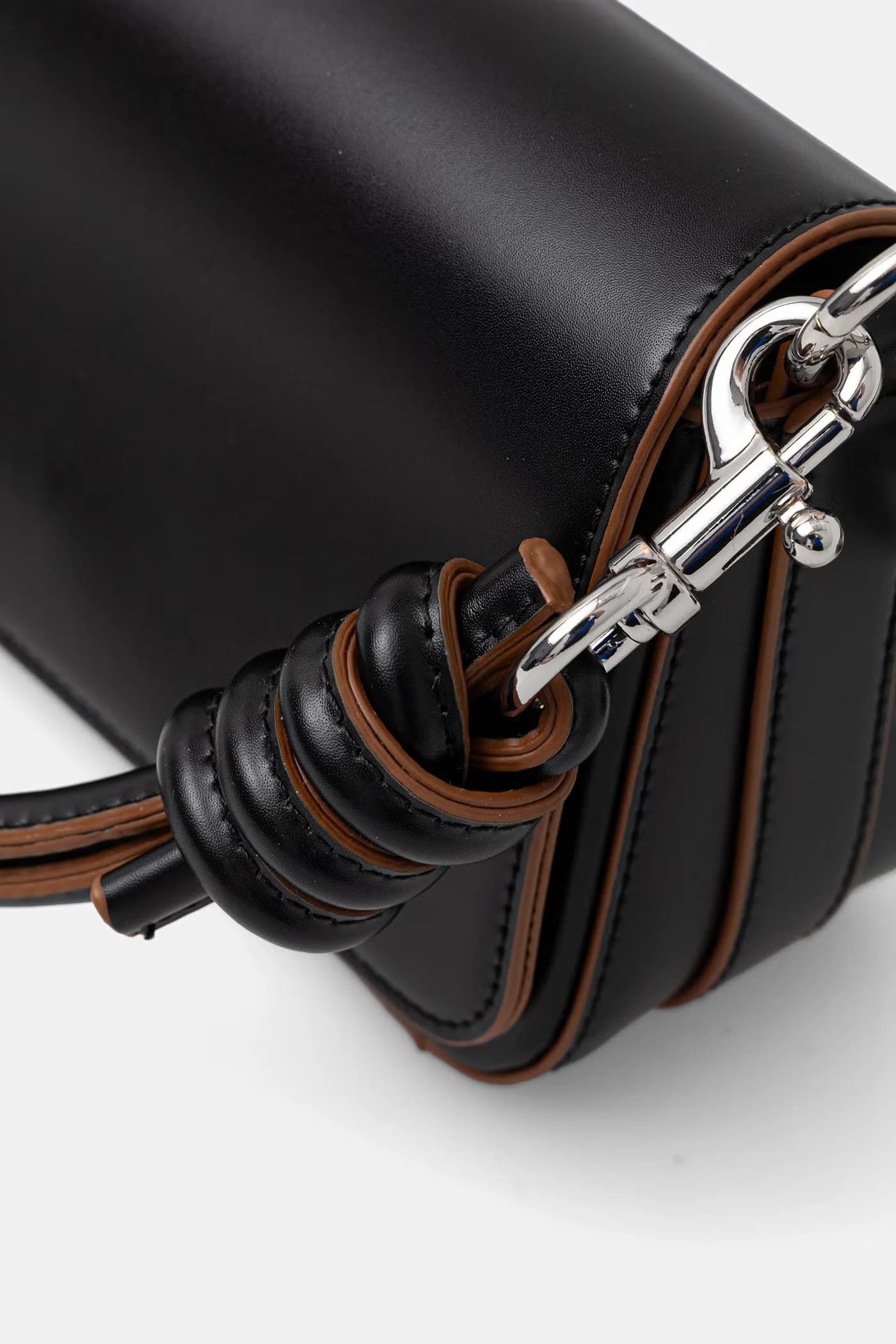 Женская сумка через плечо из искусственной кожи. - фото 4