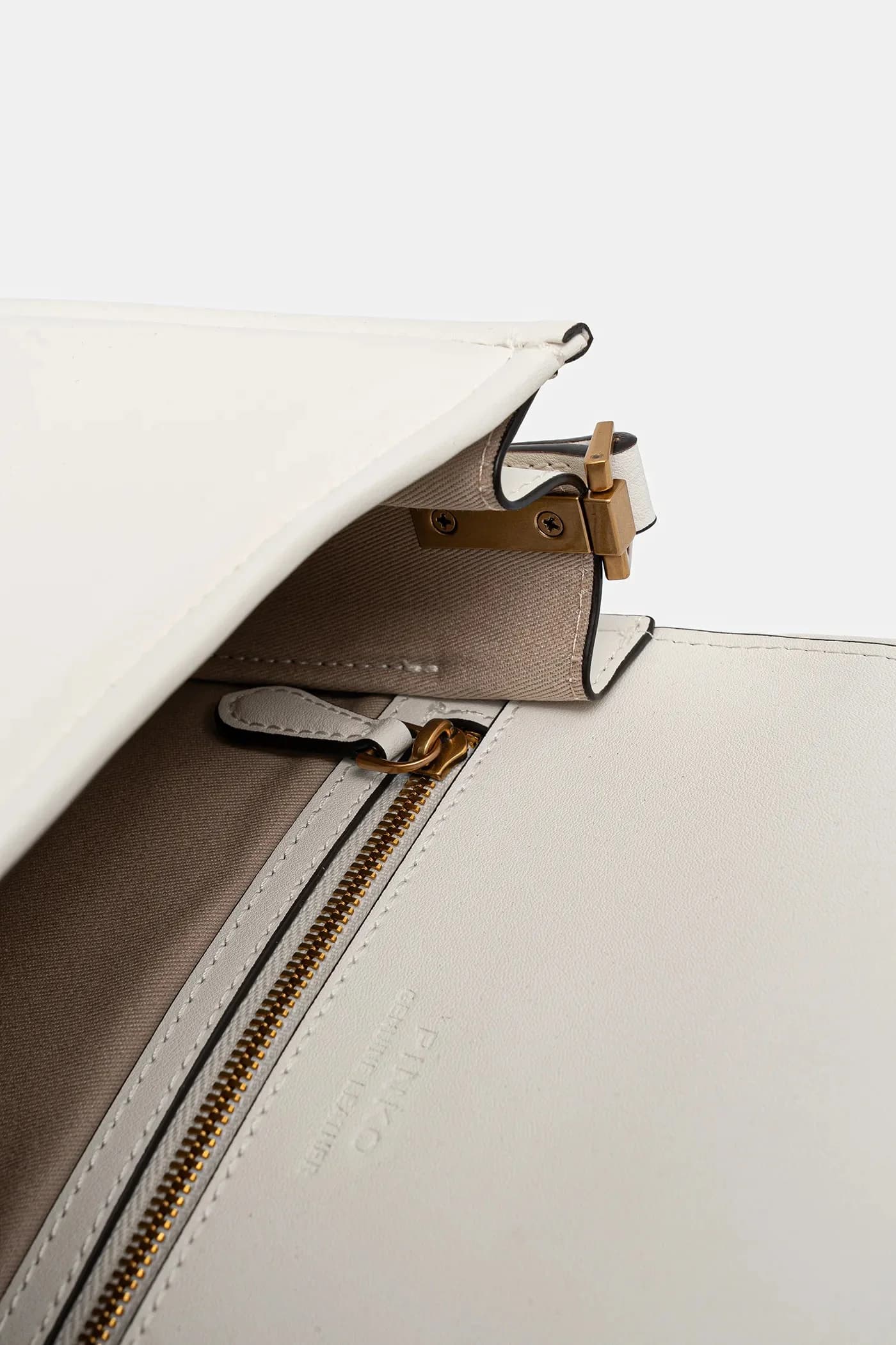 Кожаная сумочка - фото 5