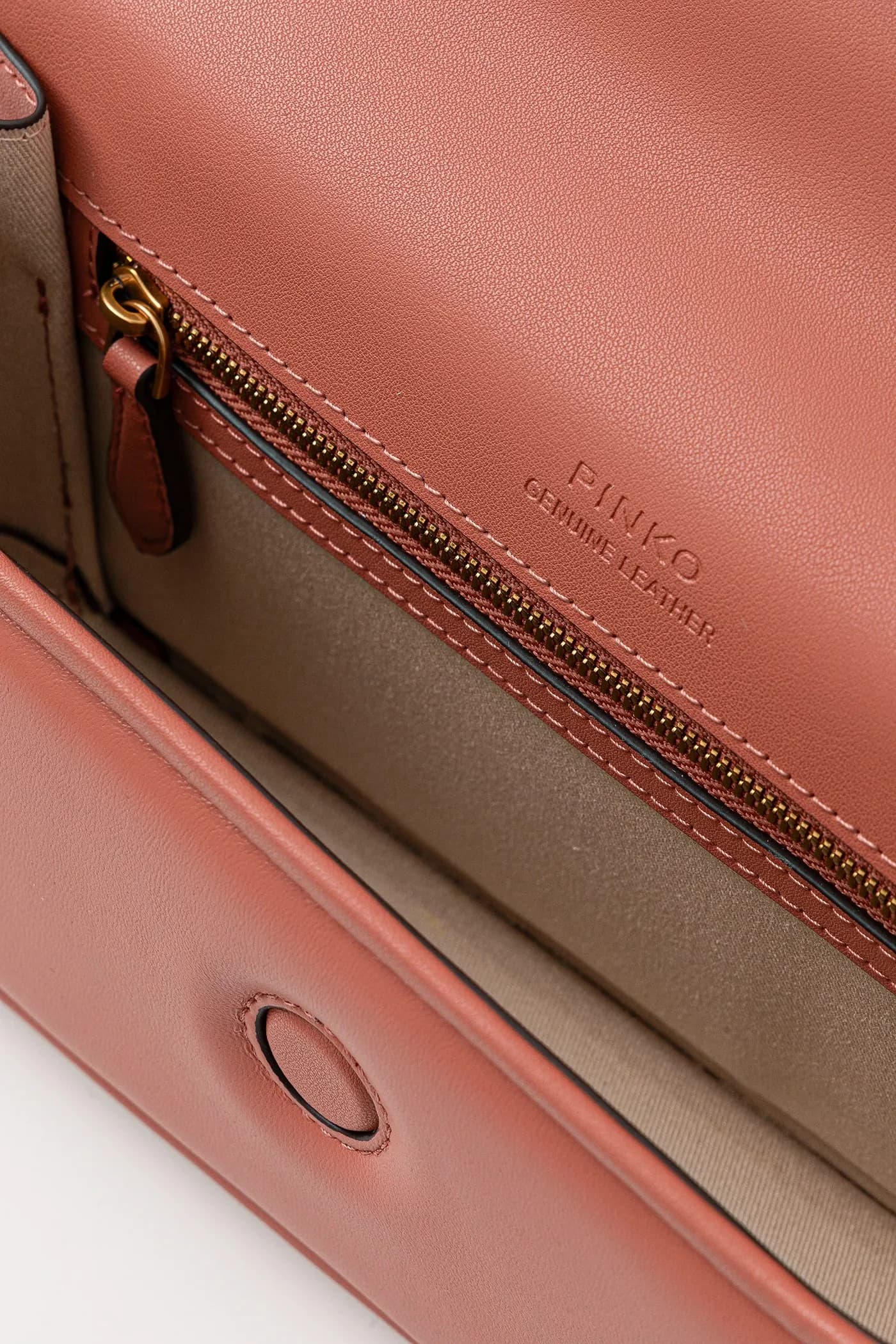 Горизонтальная кожаная сумочка - фото 5