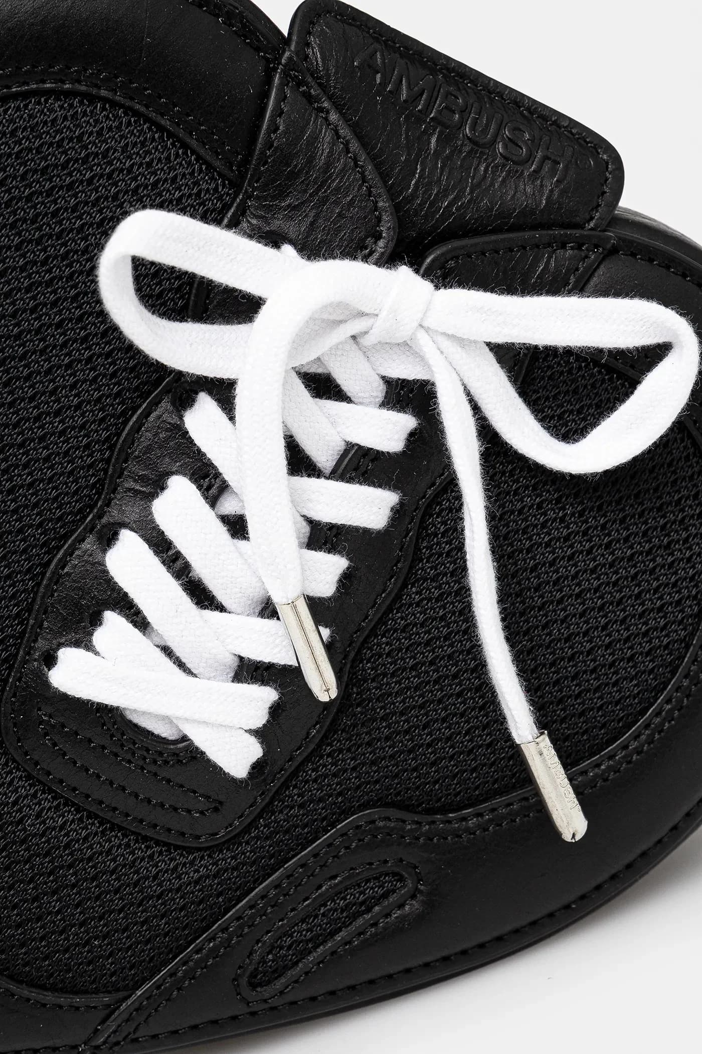 Кожаная сумка через плечо с сердечком на ремешке - фото 4