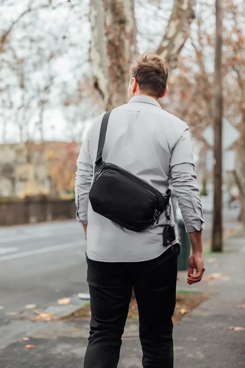 Сумка через плечо Sling Plus объемом 6 л - фото 9