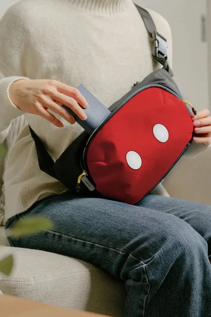 Сумка через плечо Disney™ Sling 4L x Mickey Mouse - фото 5