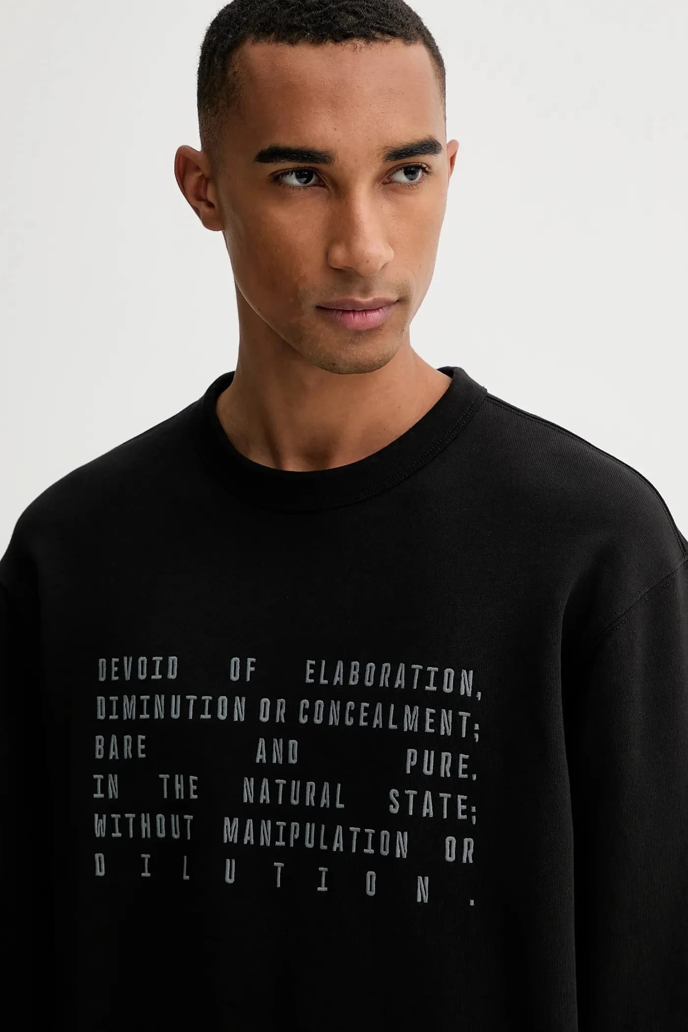 Толстовка из хлопка с текстовым графическим рисунком - фото 4