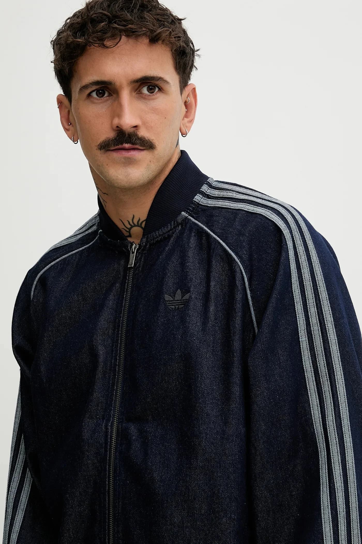 Свободная толстовка Adicolor из денима SST - фото 4