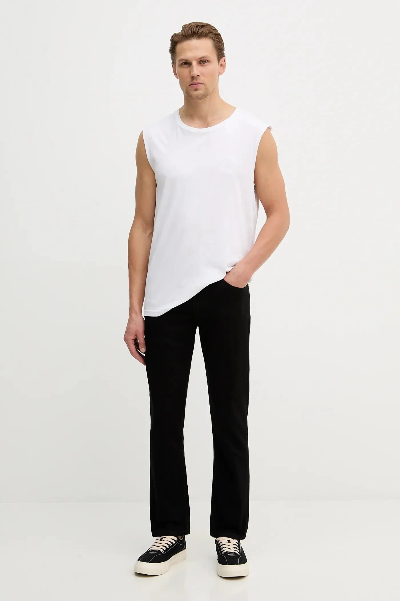 Джинсы - фото 2