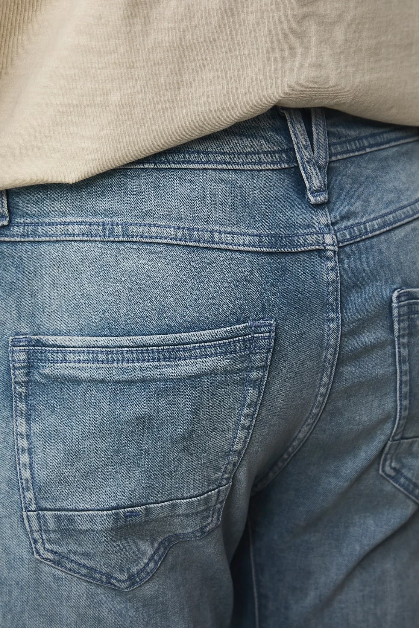 Мужские джинсы узкого кроя - фото 4