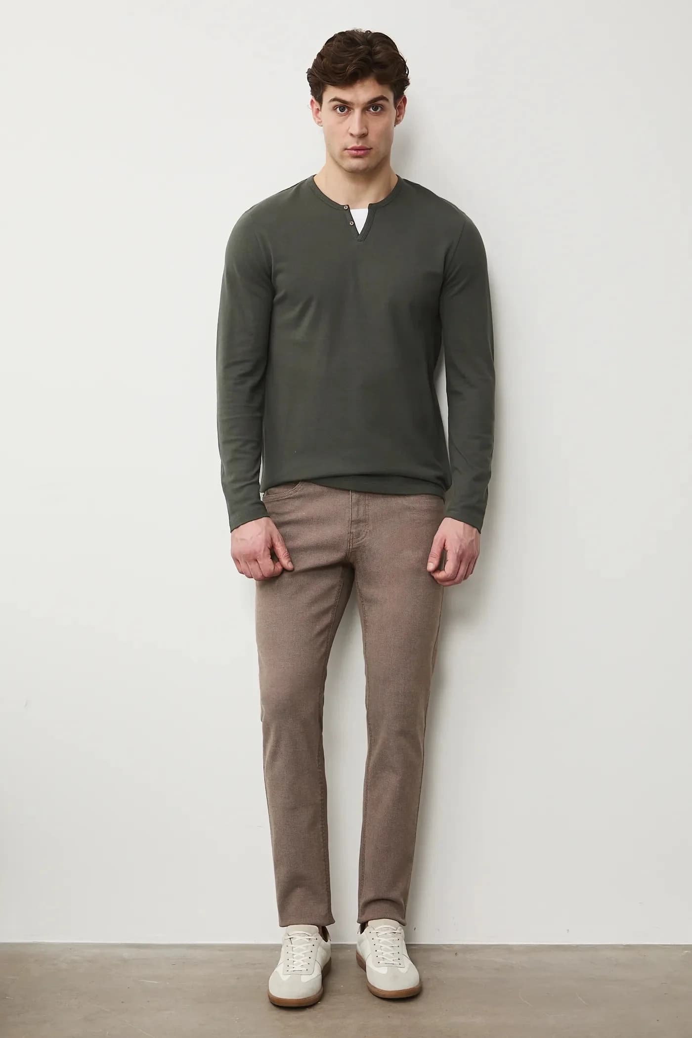 Мужские джинсы узкого кроя - фото 2