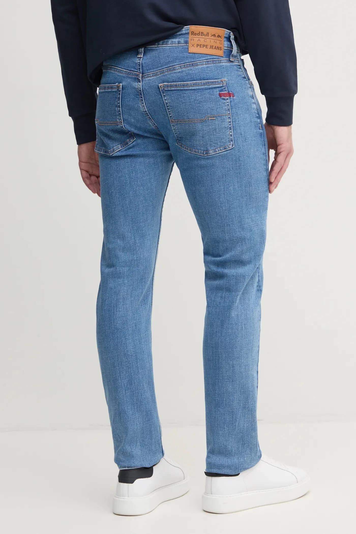 ДЖИНСЫ УЗКОГО КРОЯ - фото 3