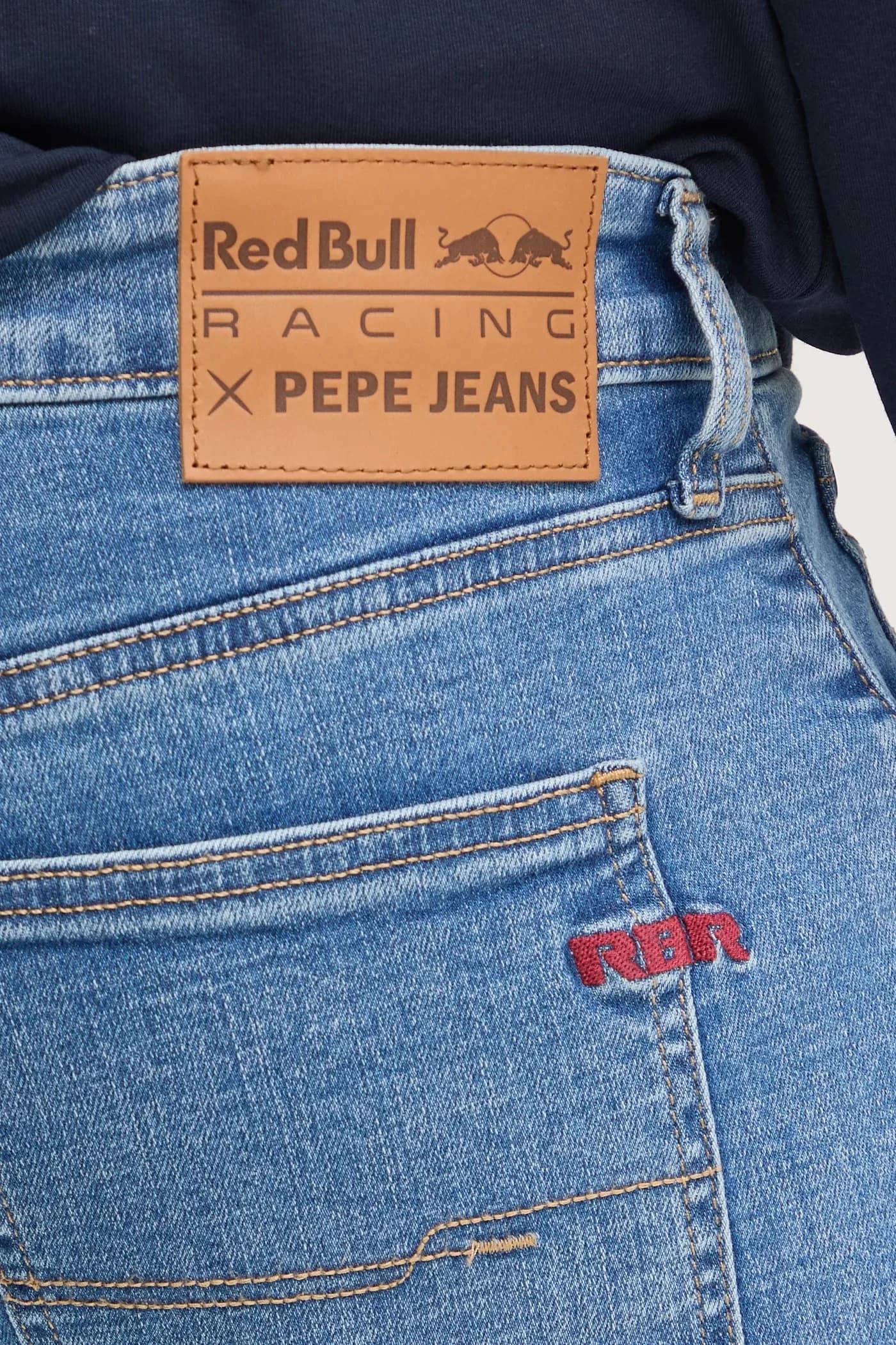 ДЖИНСЫ УЗКОГО КРОЯ - фото 4