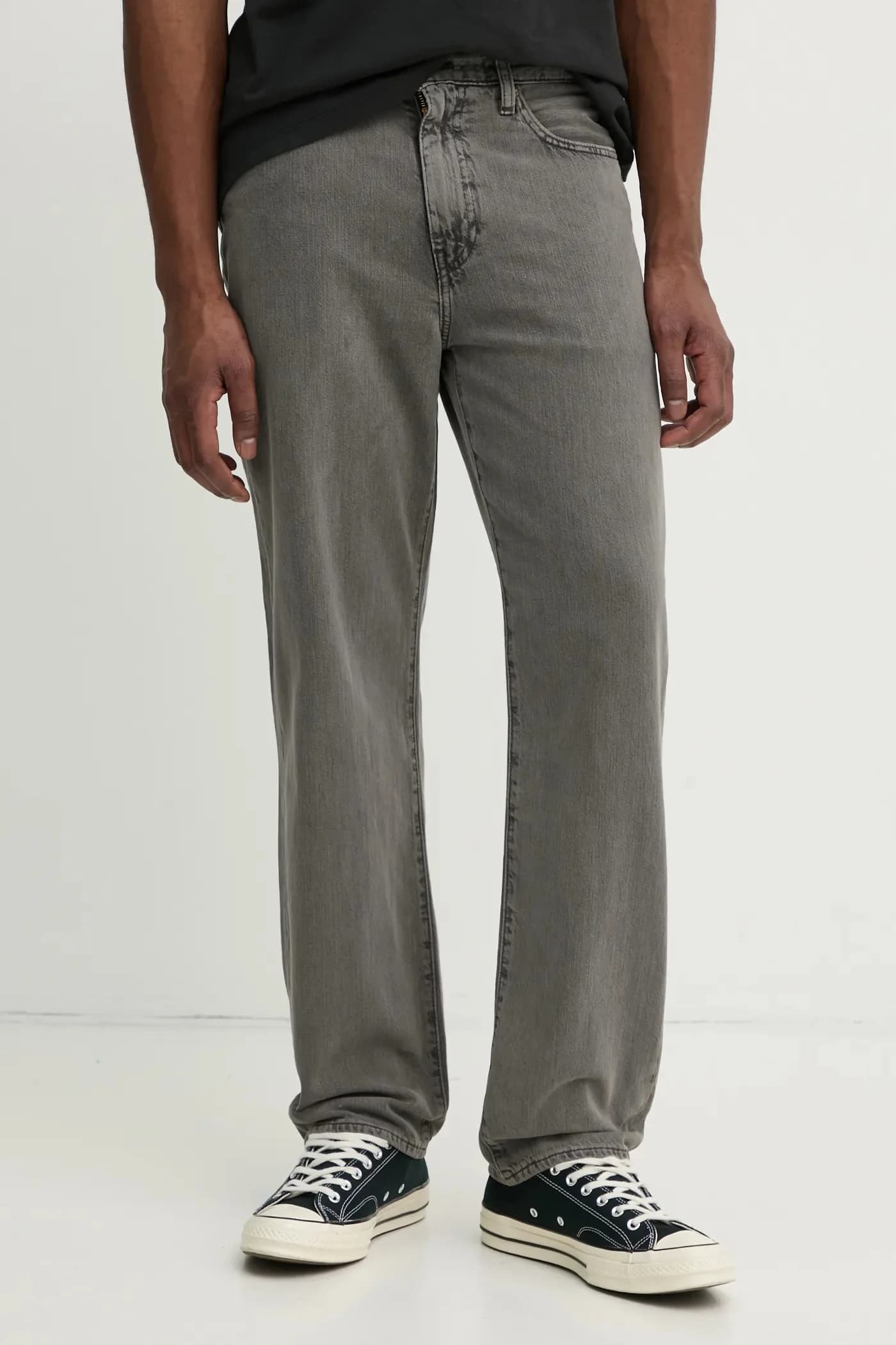 568™ СВОБОДНЫЕ ПРЯМЫЕ джинсы