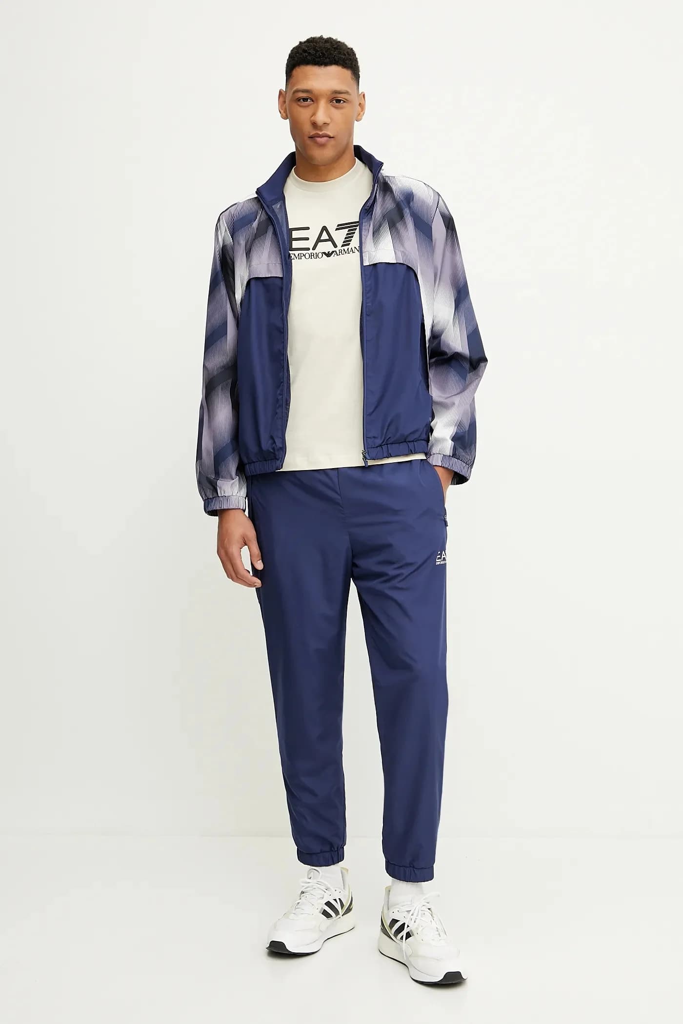 Спортивный костюм