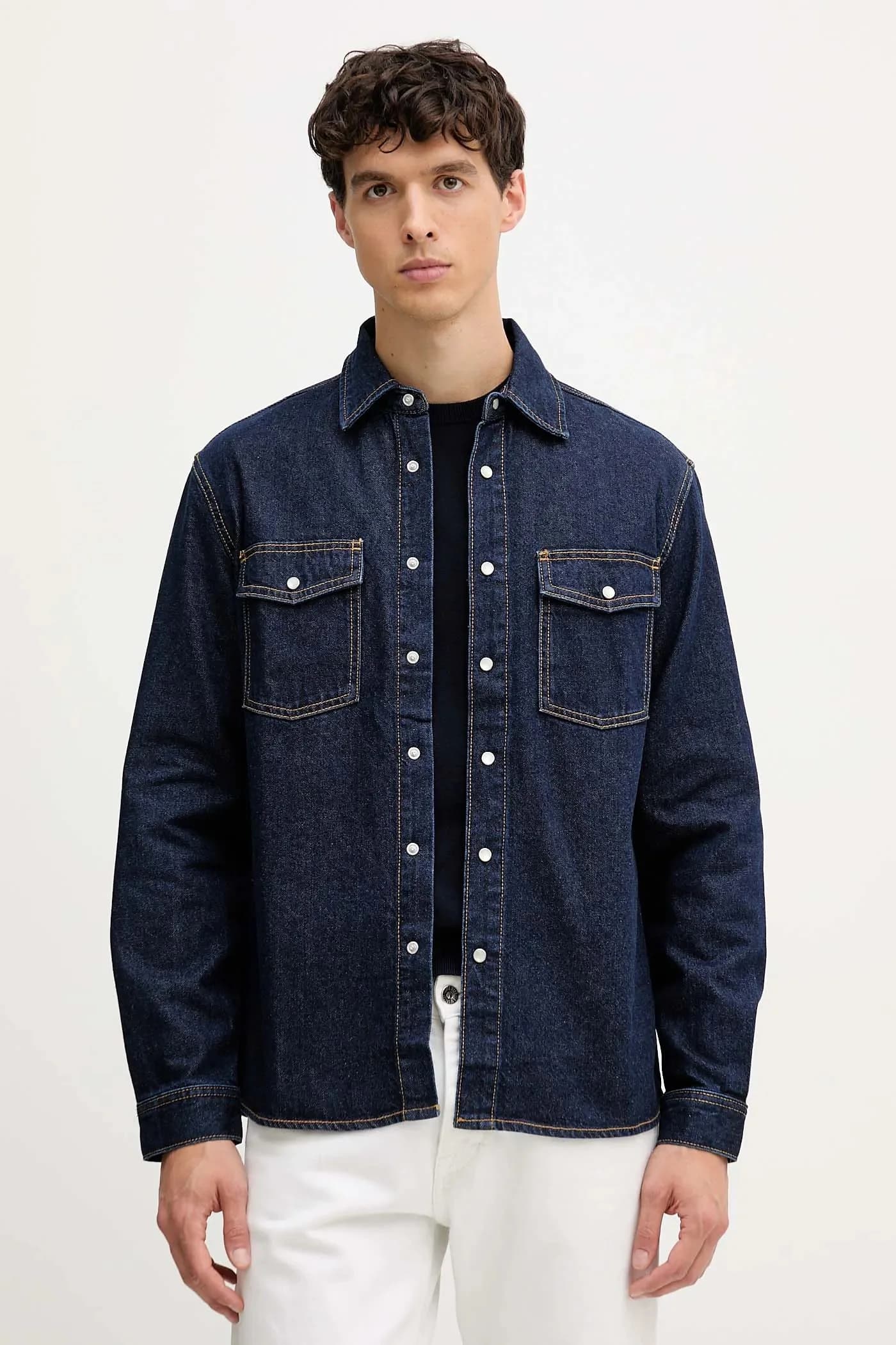 Джинсовая рубашка