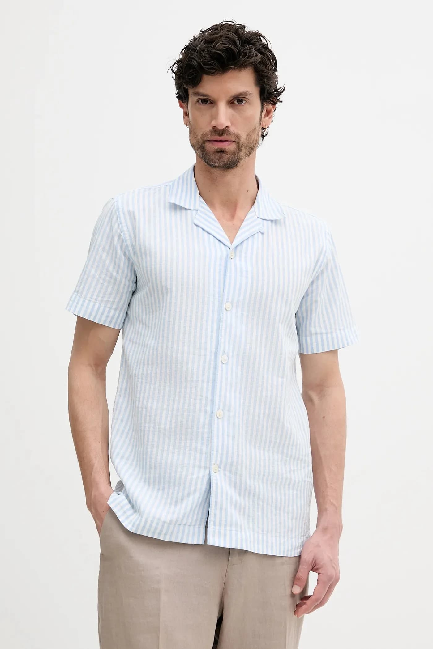 Льняная рубашка